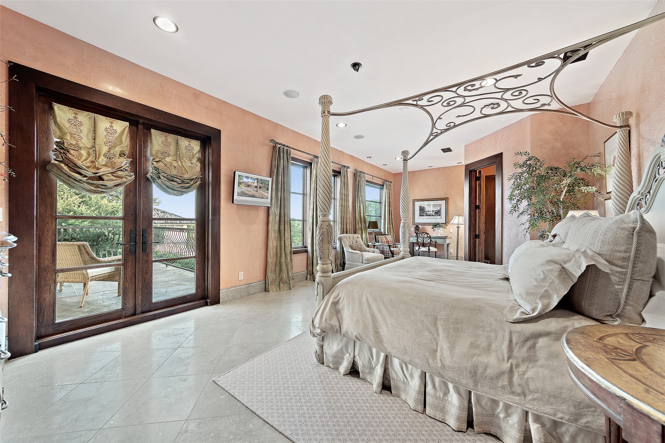 3380 Westridge Drive