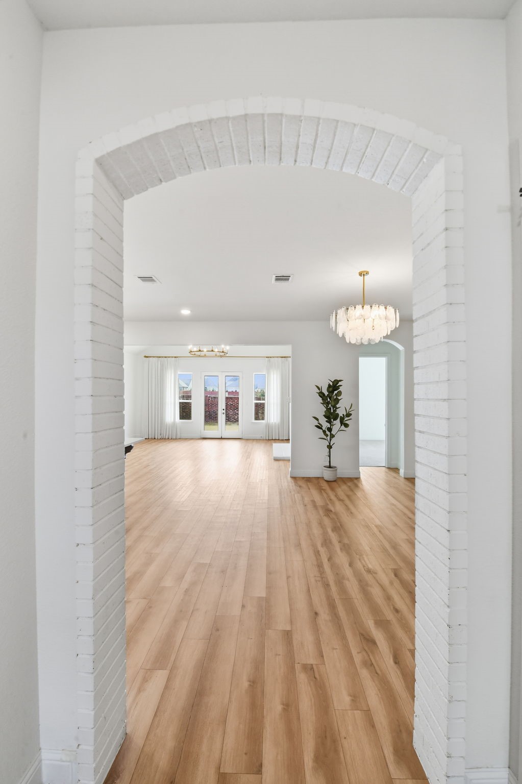 256 Observation Drive N