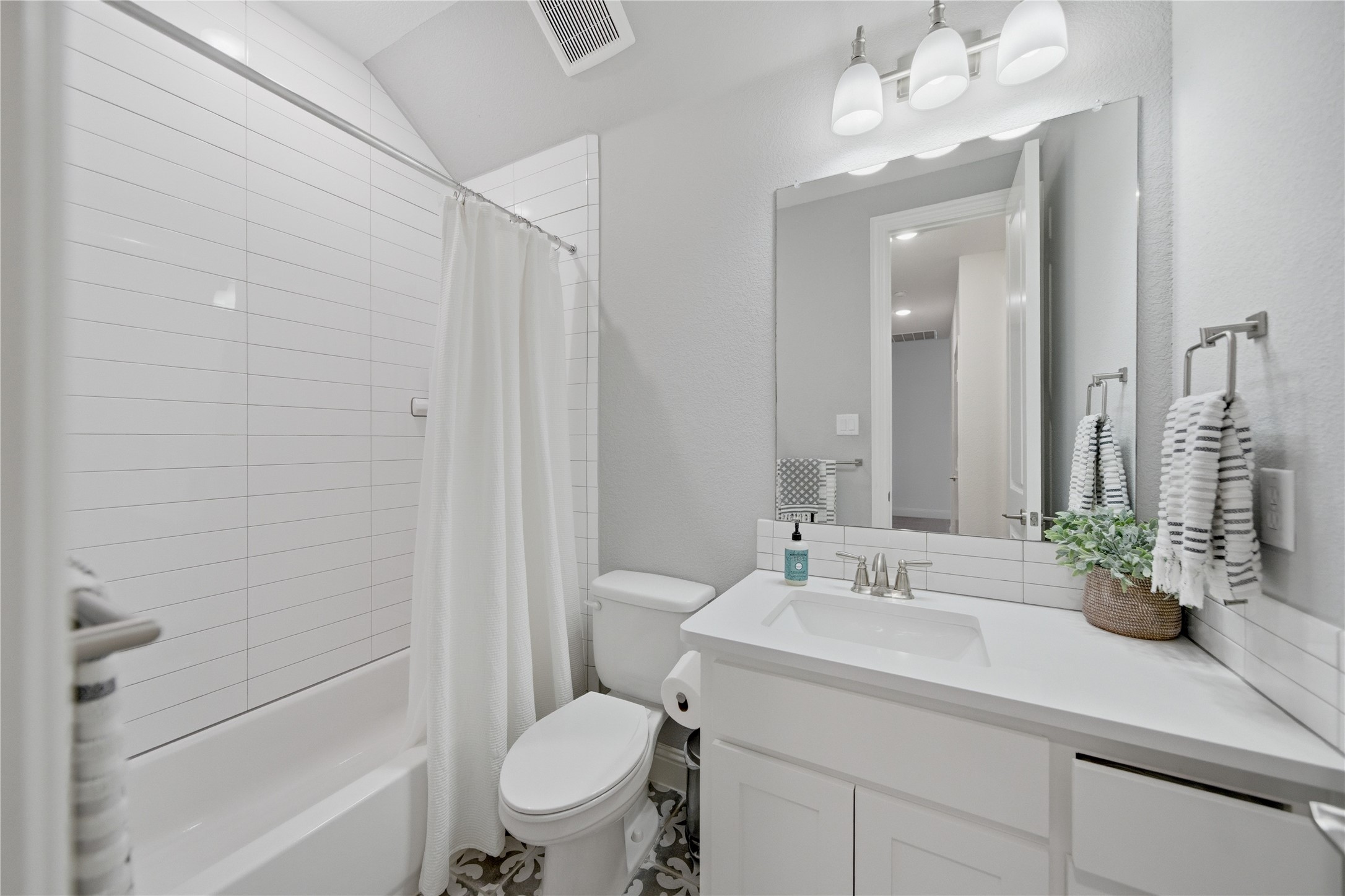 14029 Green Hook Road