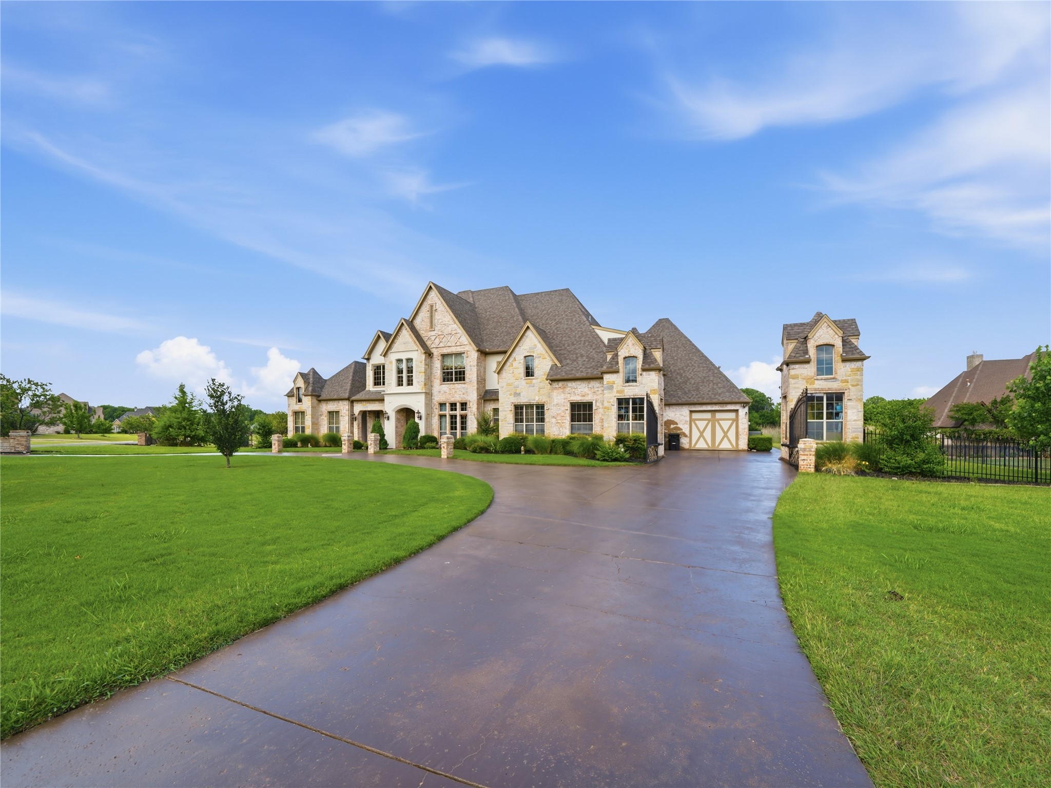 132 The Lakes Drive