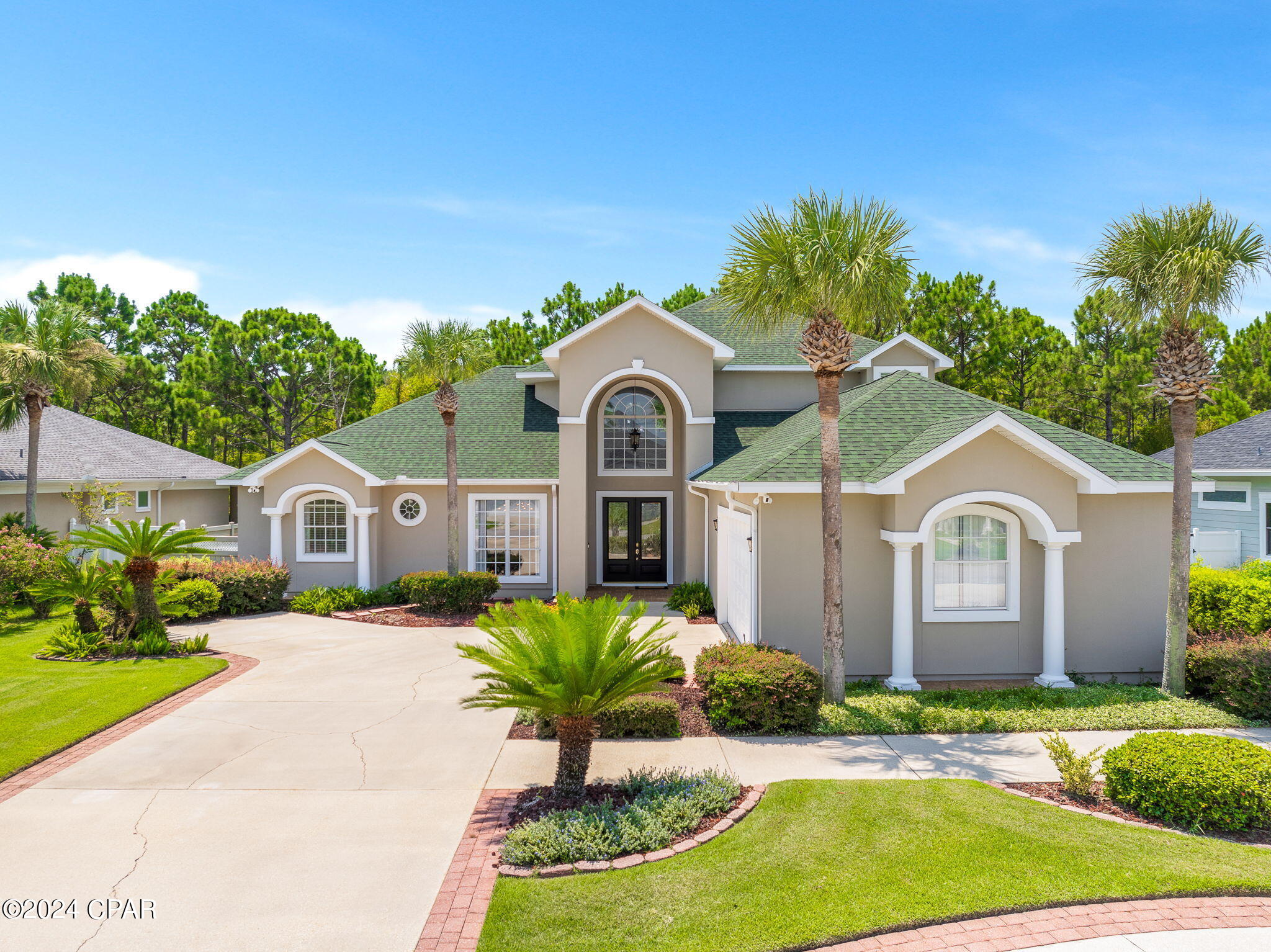 152 Hombre Circle