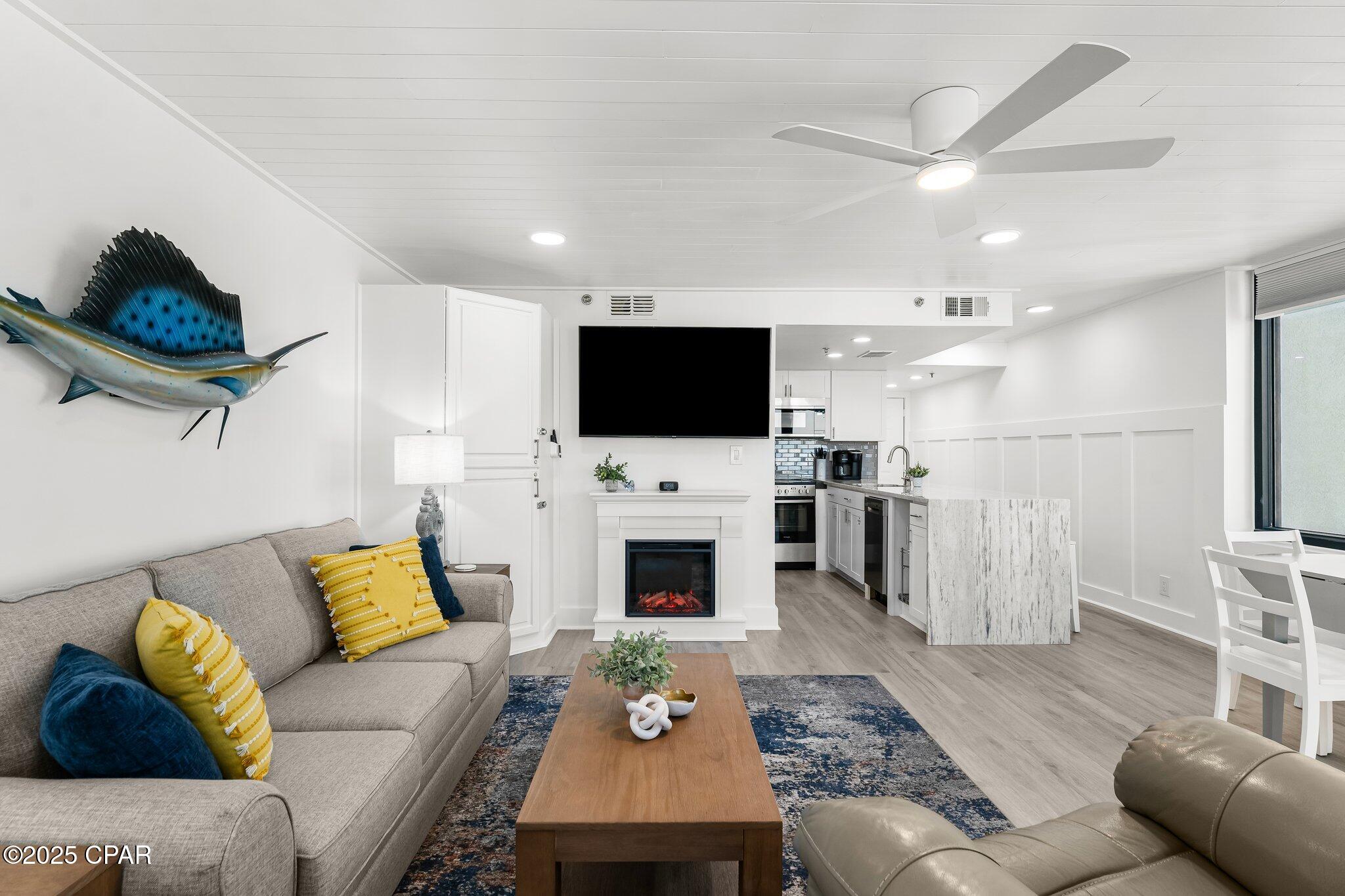 9850 S Thomas Drive 1112E