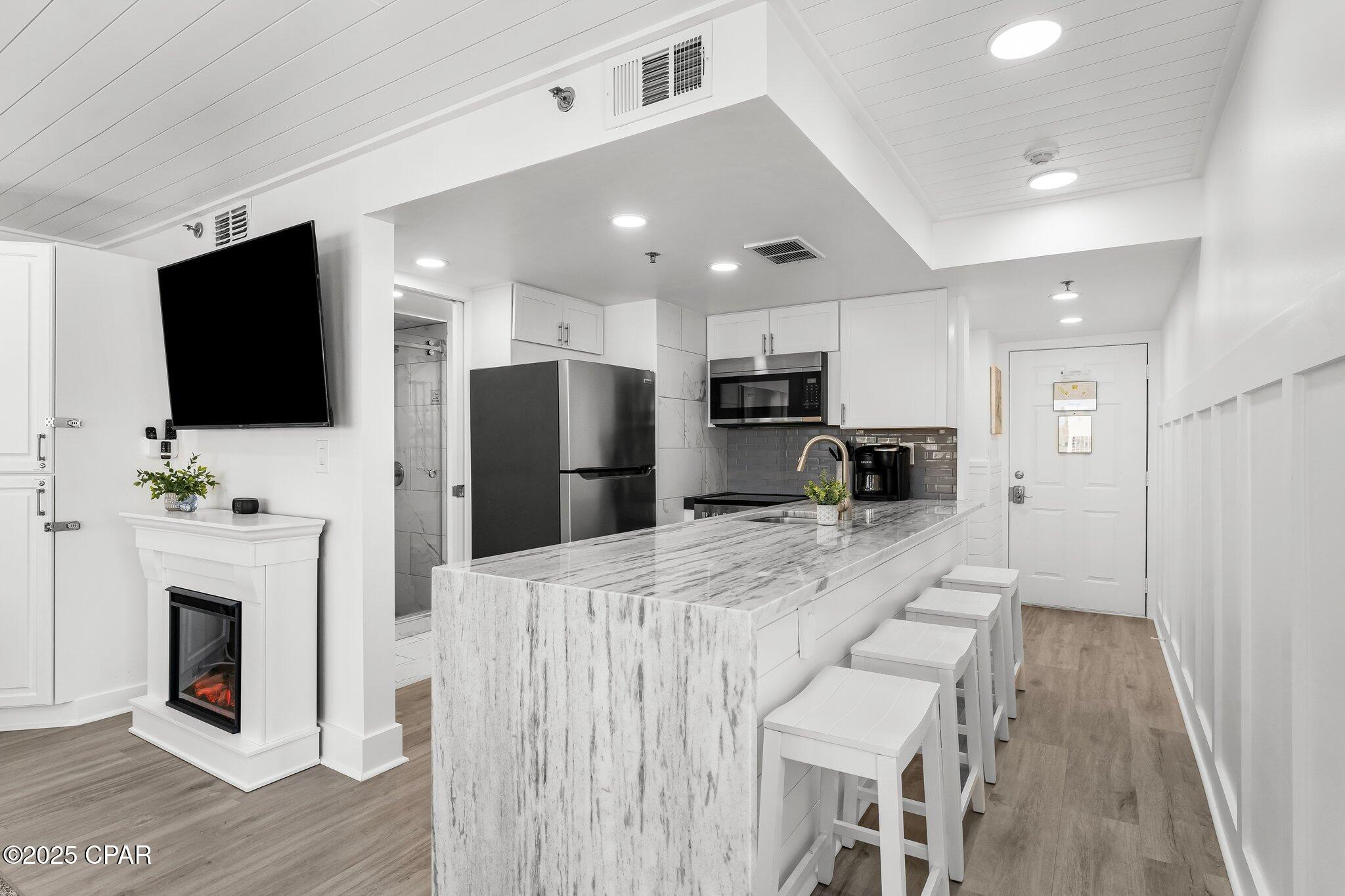 9850 S Thomas Drive 1112E