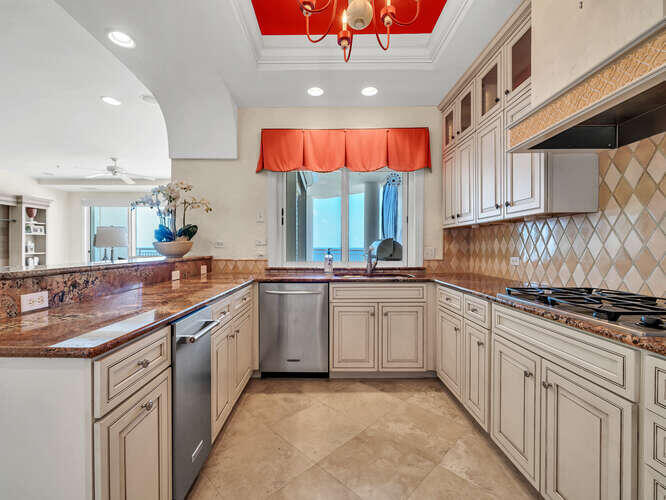 910 Grand Villas Drive 910