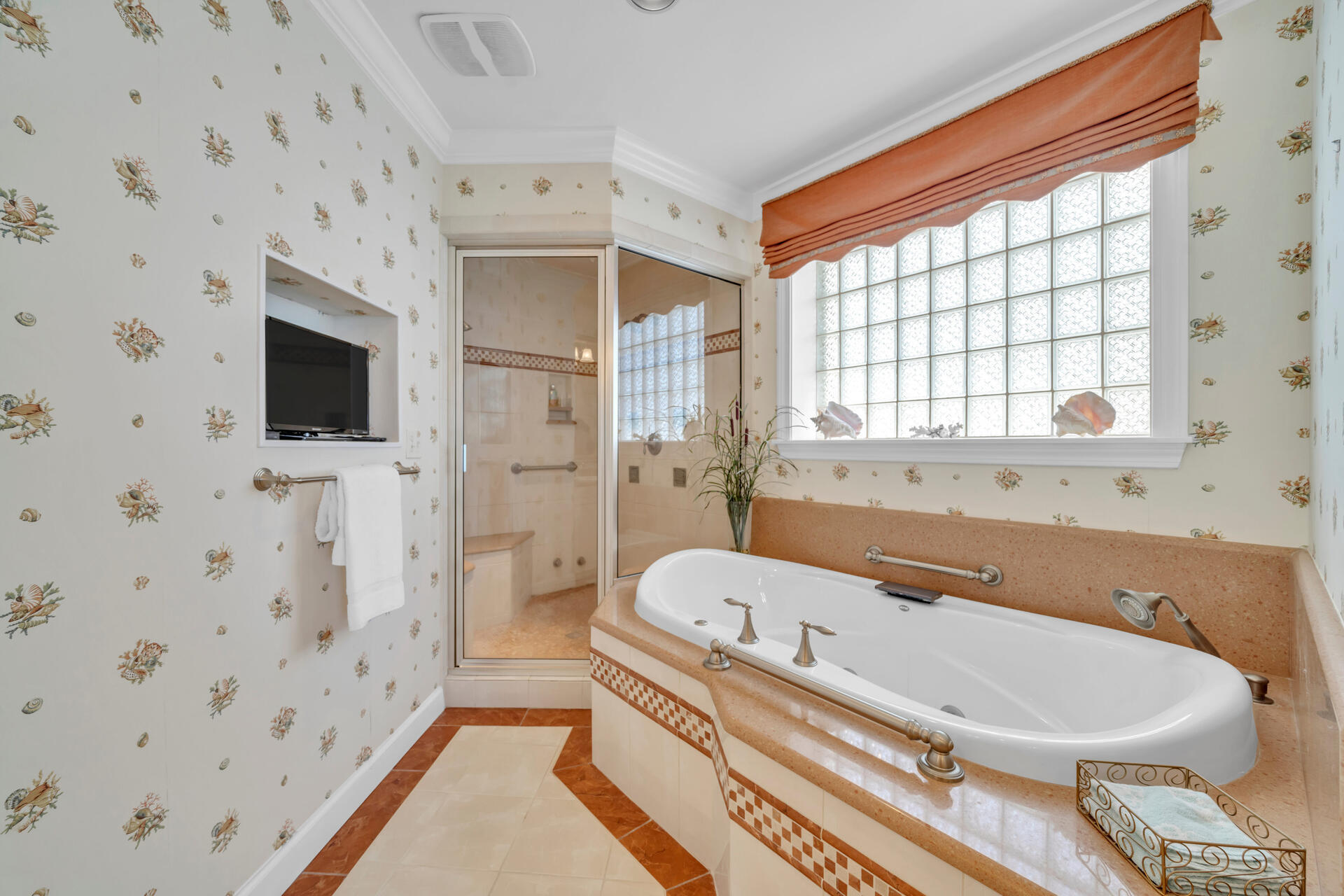 910 Grand Villas Drive 910