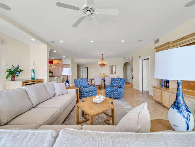 910 Grand Villas Drive 910