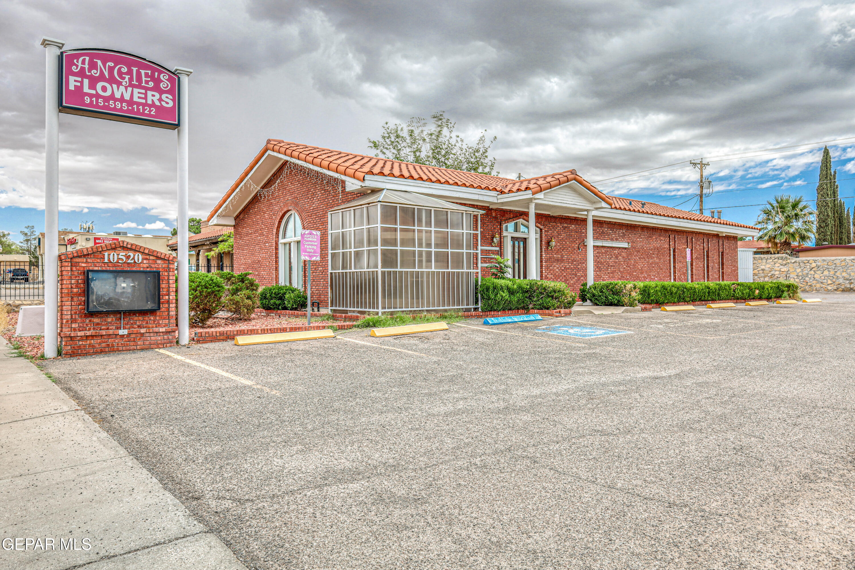 10520 MONTWOOD Drive