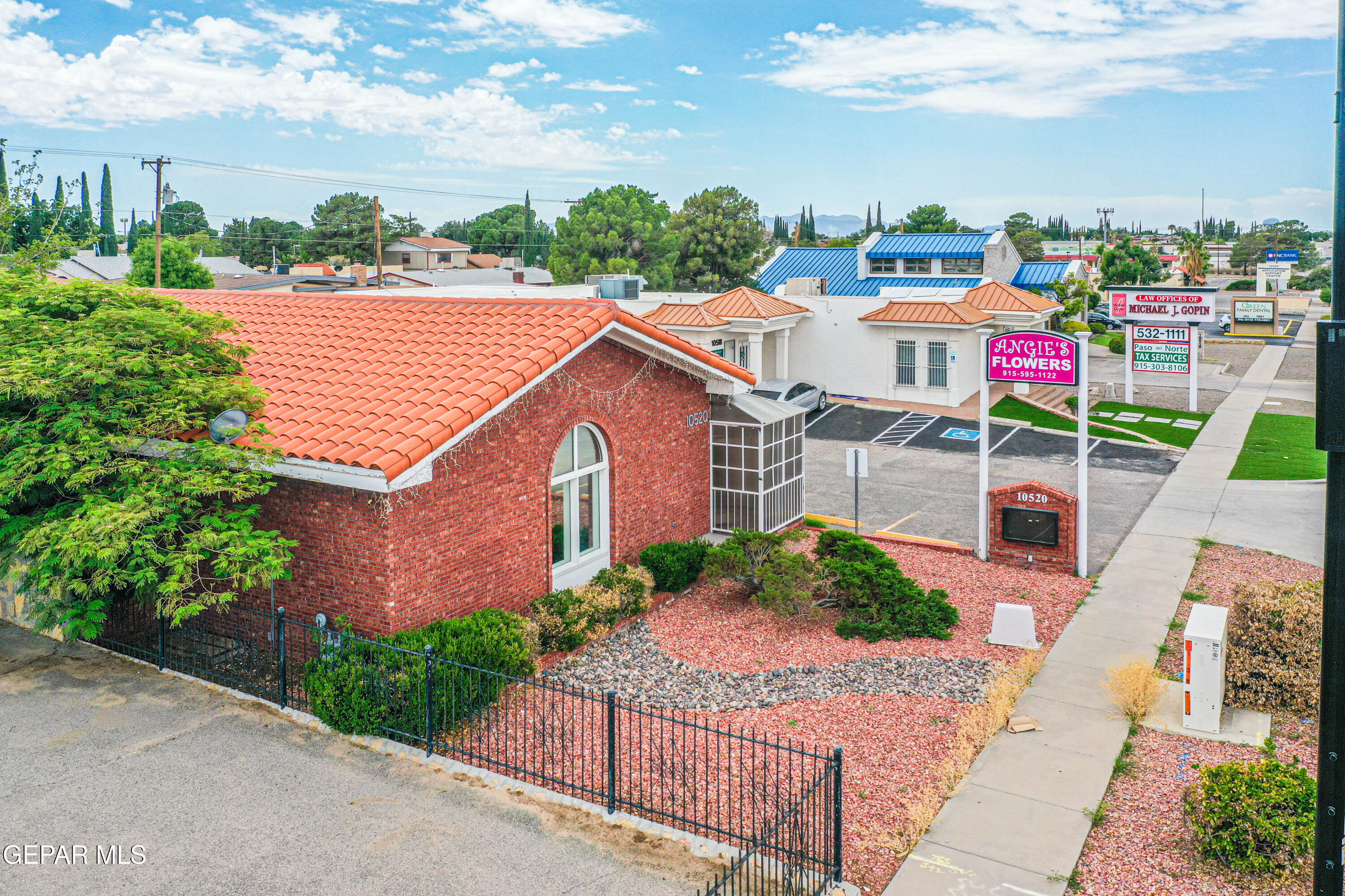 10520 MONTWOOD Drive