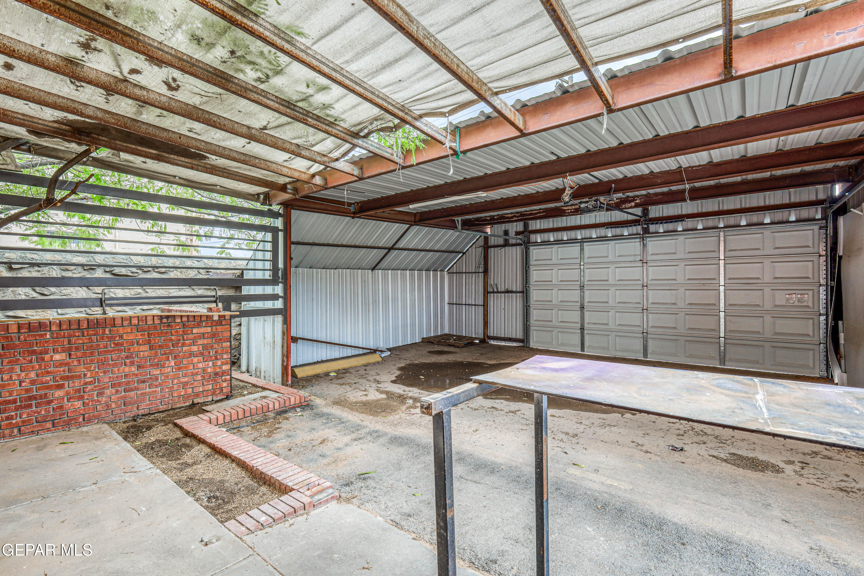 10520 MONTWOOD Drive
