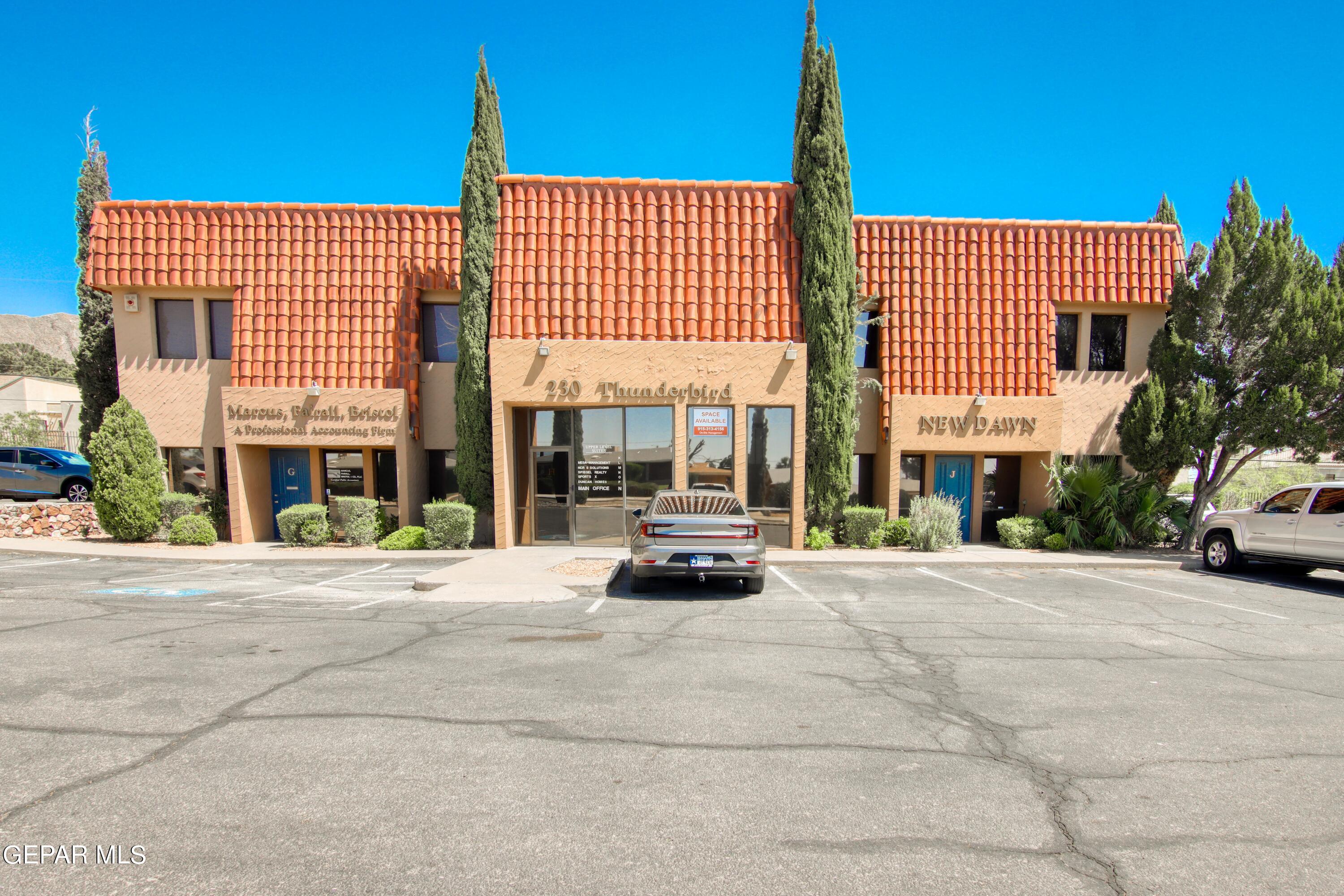 230 THUNDERBIRD Drive R