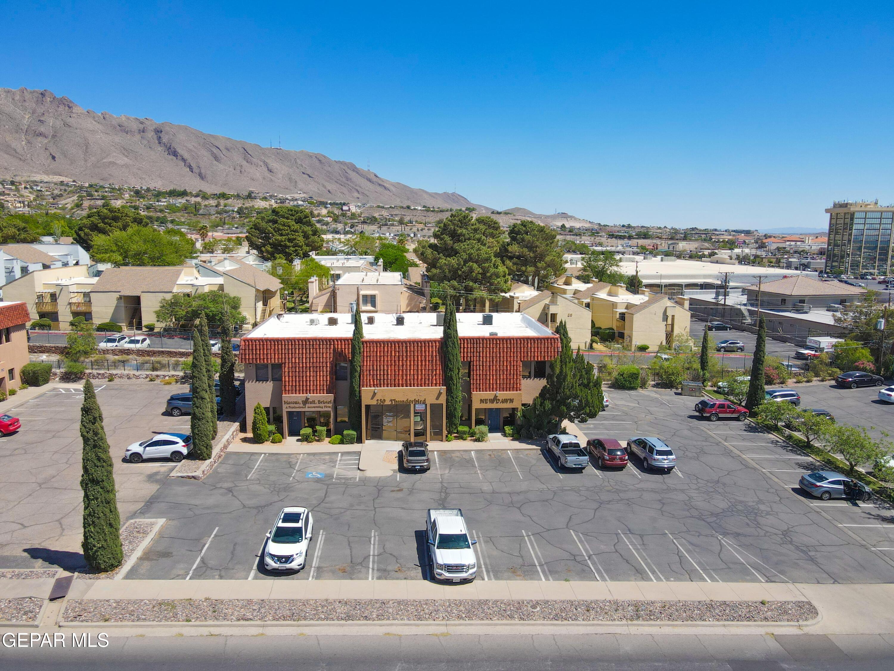 230 THUNDERBIRD Drive R