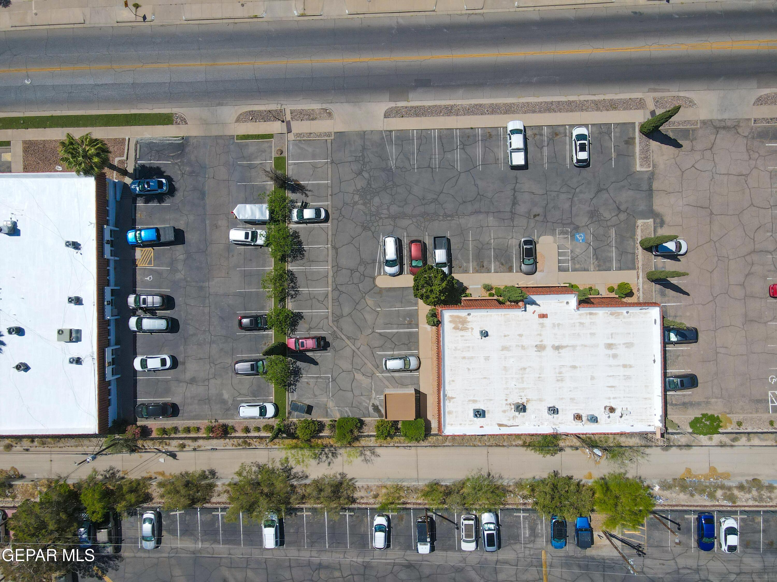 230 THUNDERBIRD Drive R