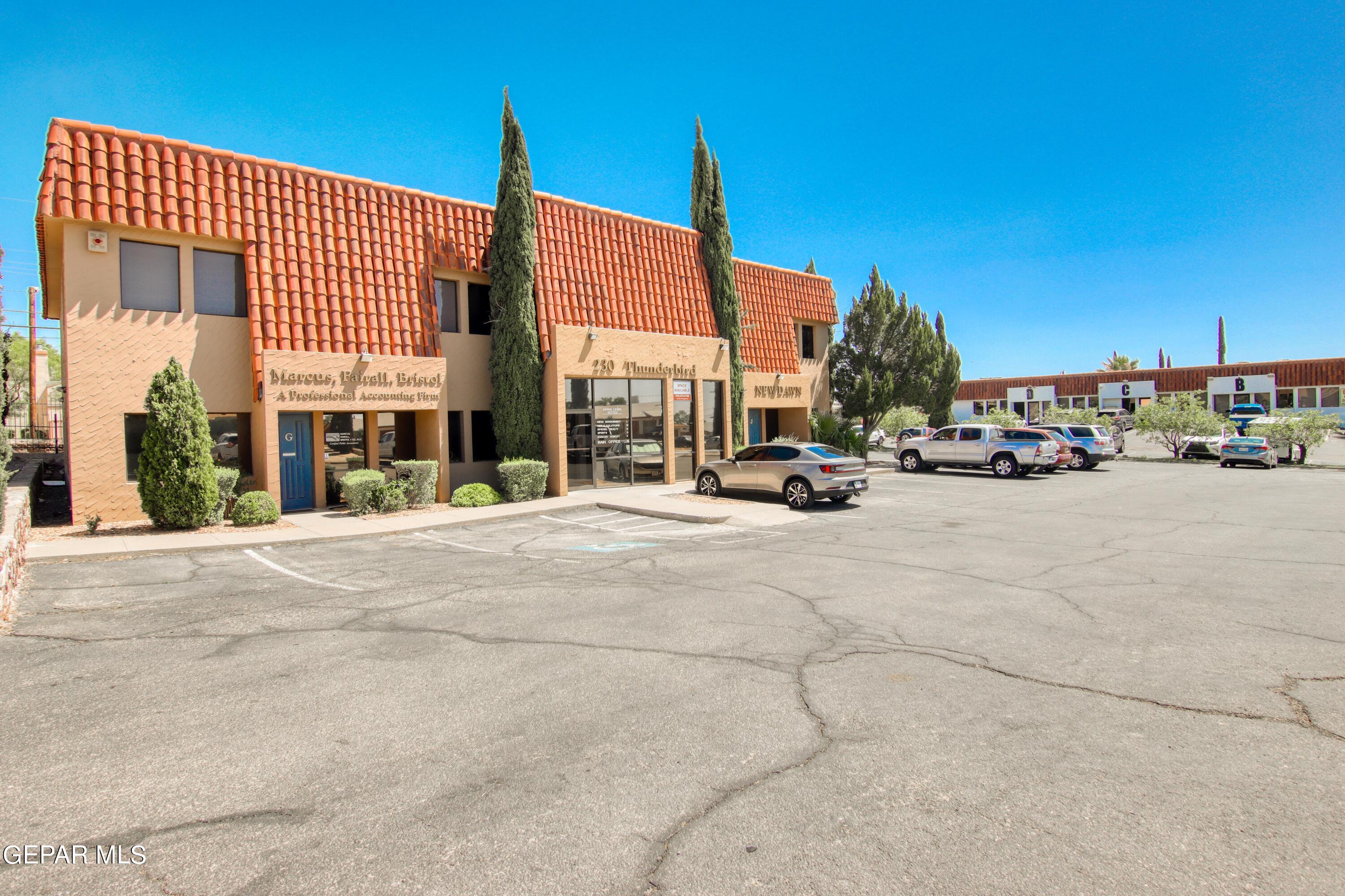 230 THUNDERBIRD Drive R