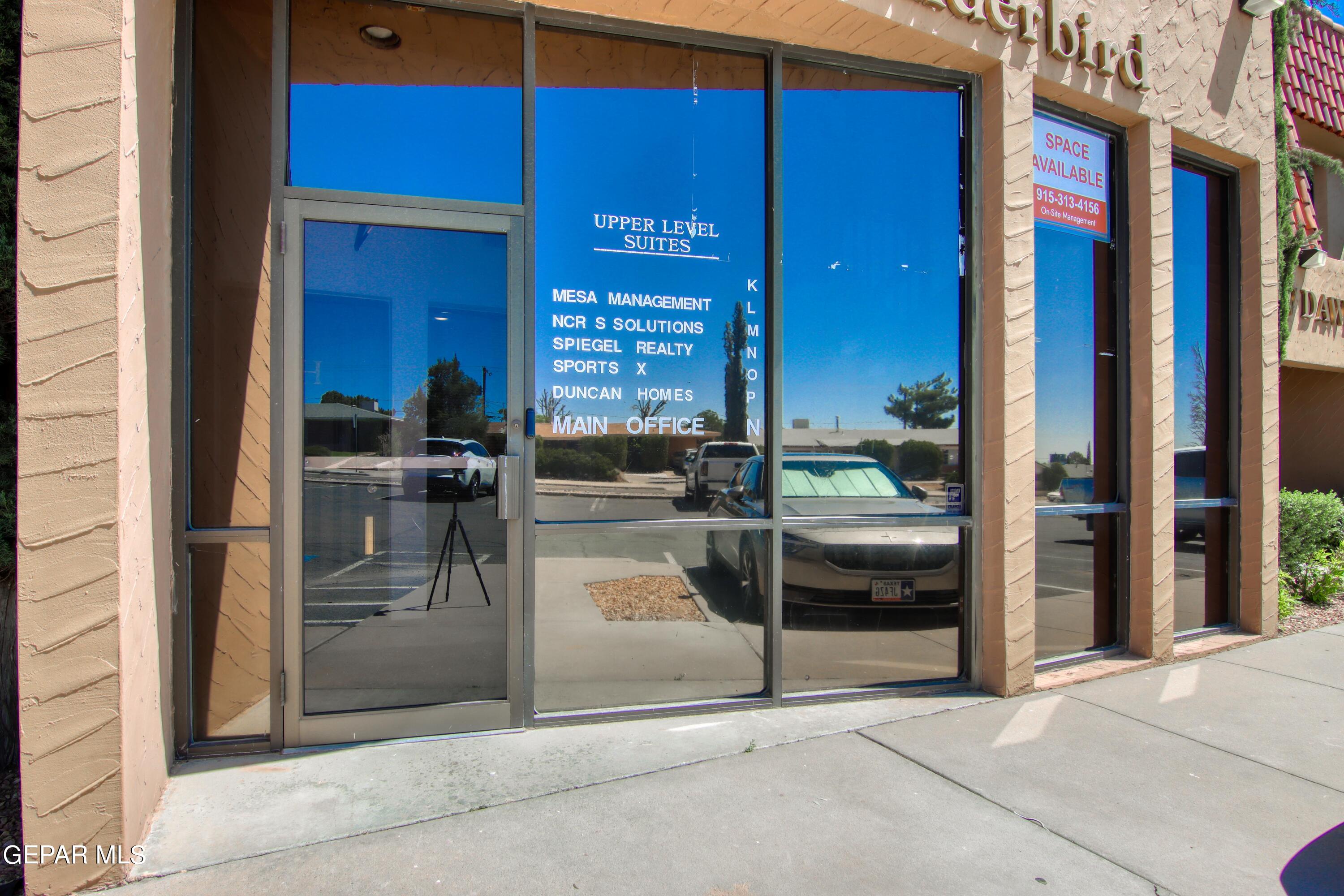 230 THUNDERBIRD Drive R