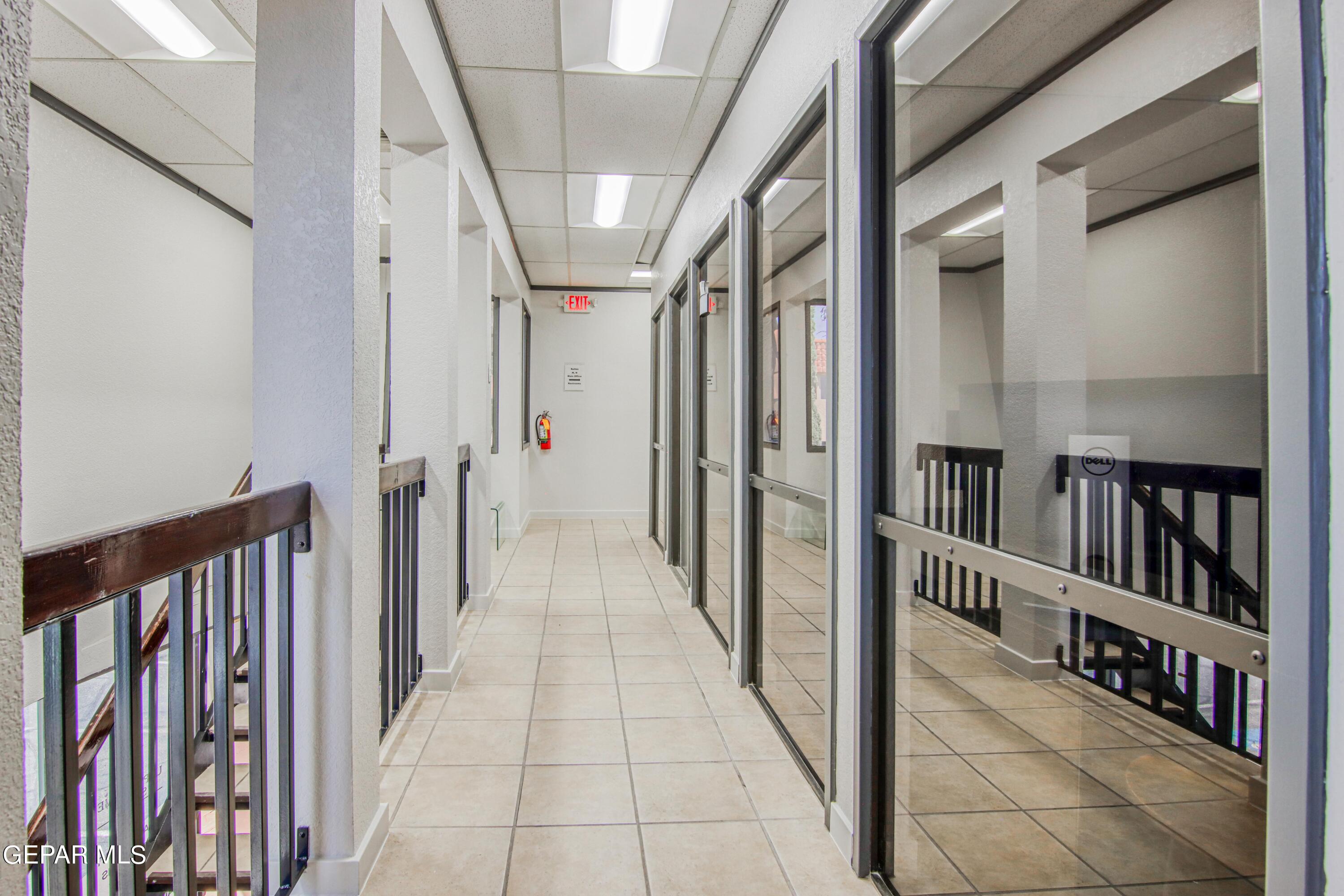 230 THUNDERBIRD Drive R