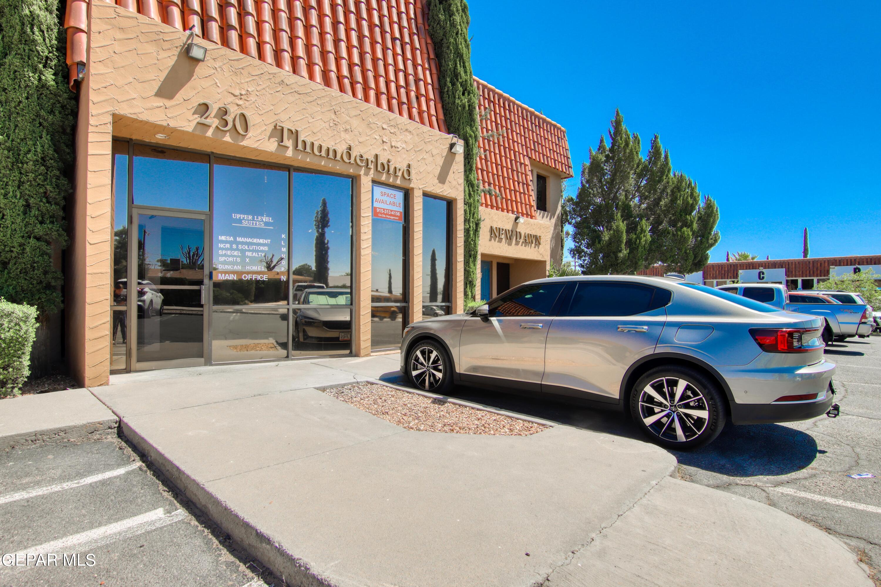 230 THUNDERBIRD Drive R