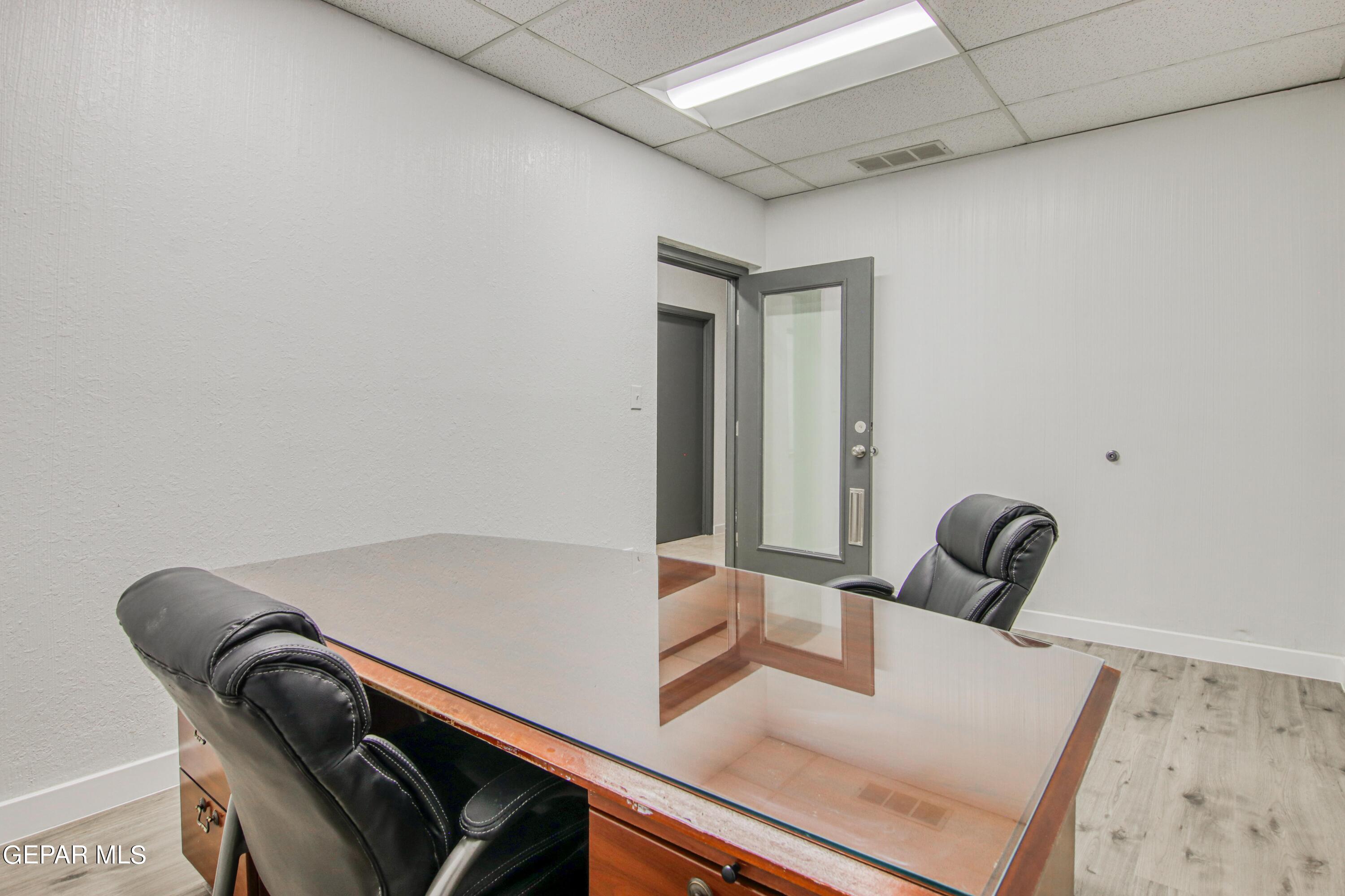 230 THUNDERBIRD Drive R