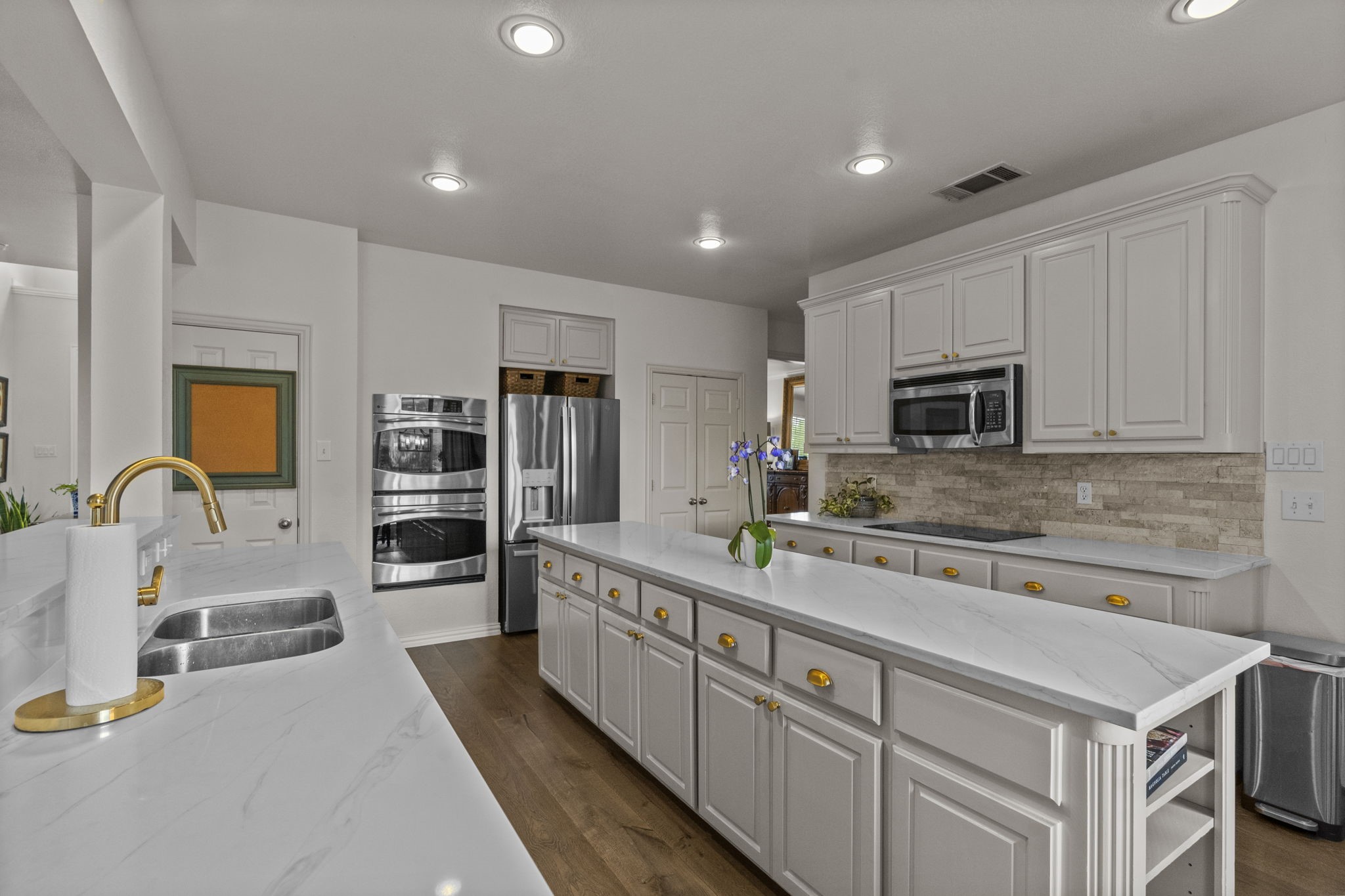 2708 Country Glen Court