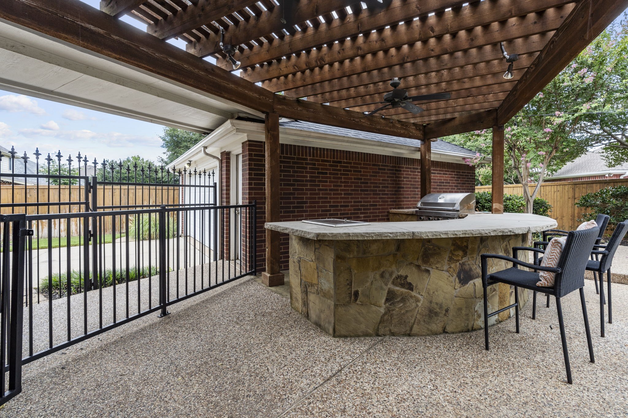 2708 Country Glen Court