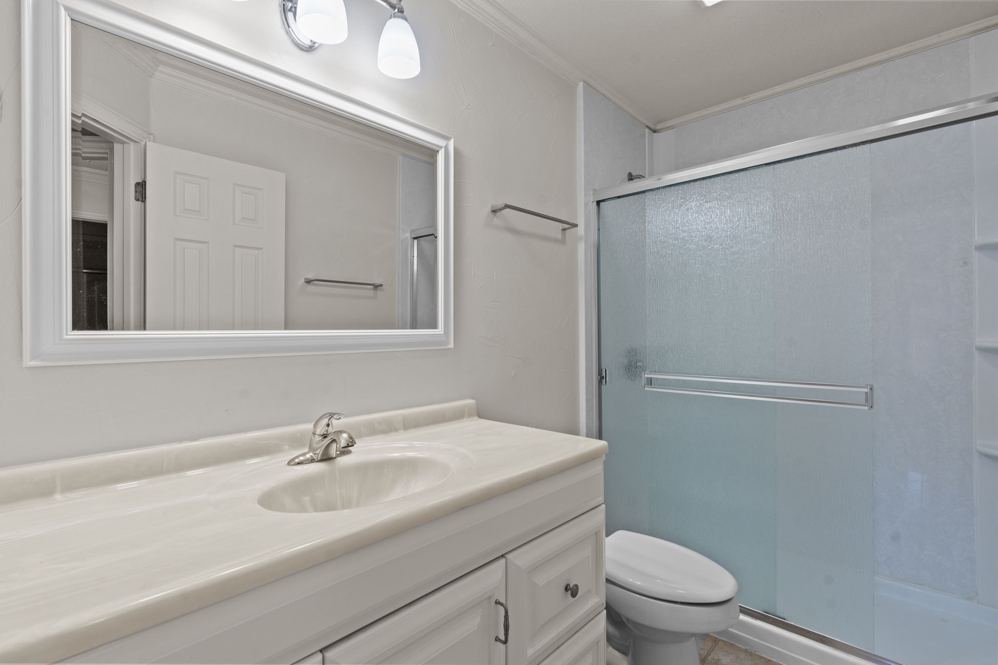 1617 Crestwood Trail