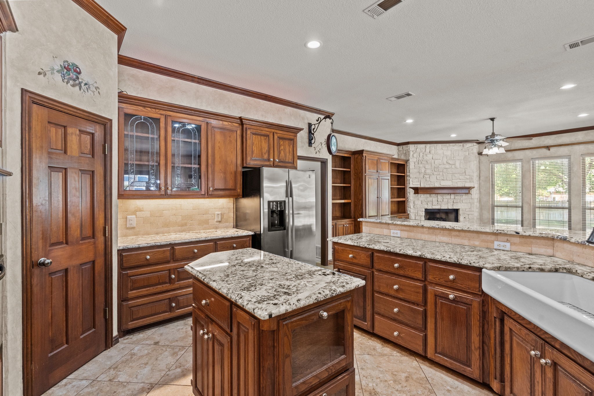 1617 Crestwood Trail