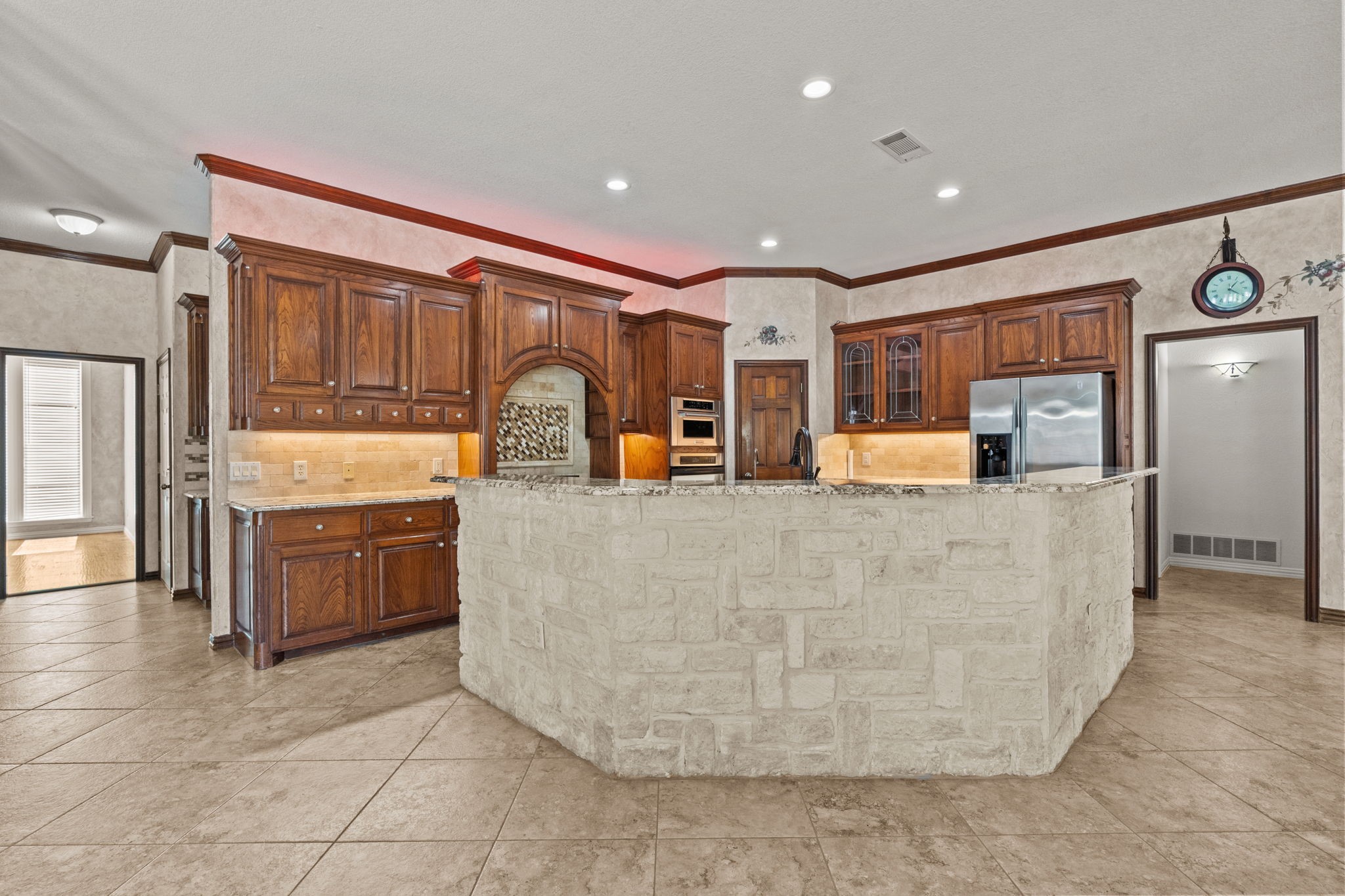 1617 Crestwood Trail