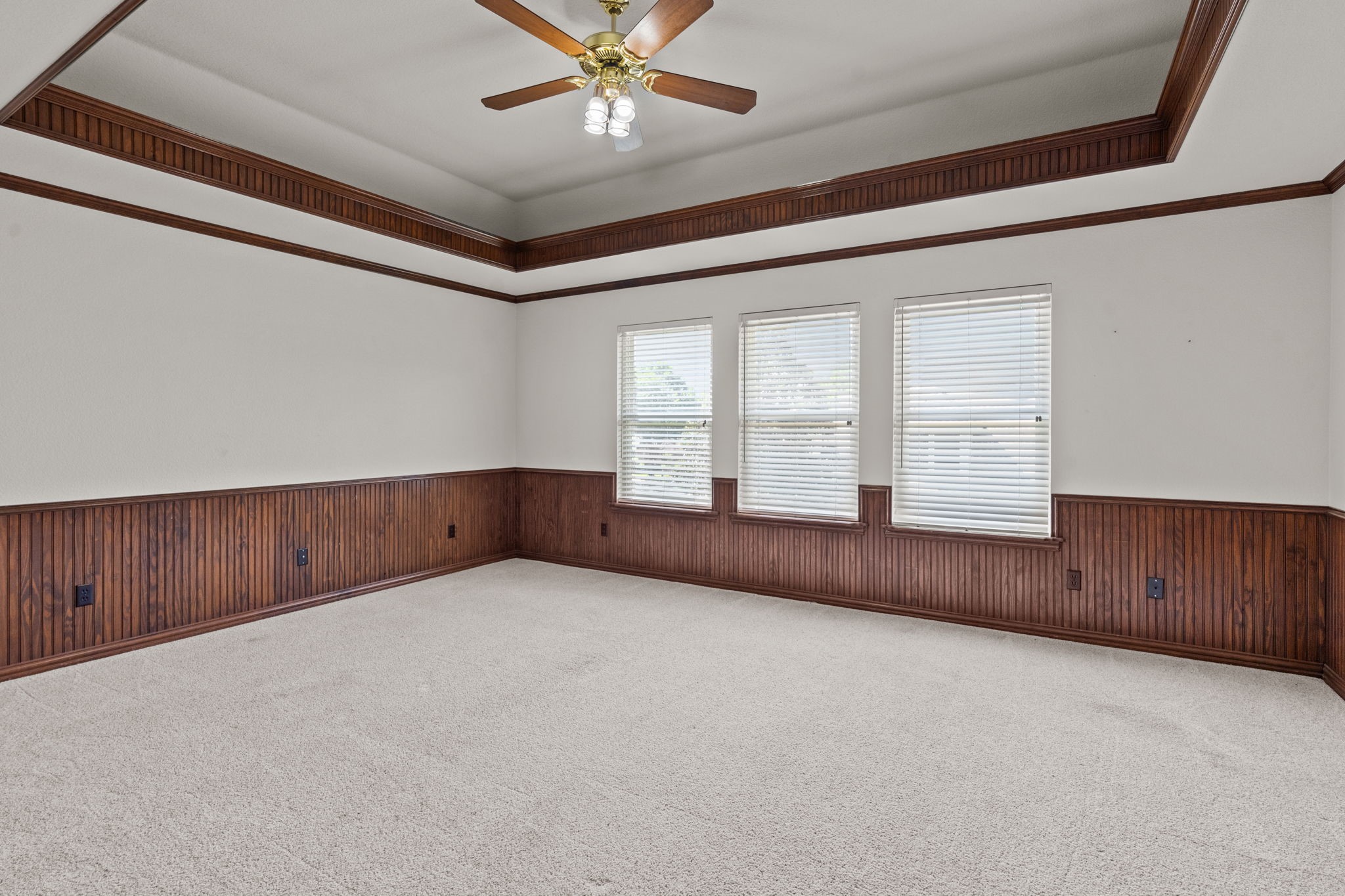 1617 Crestwood Trail