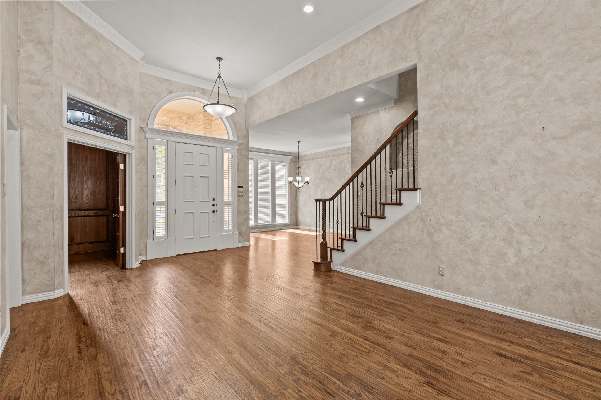 1617 Crestwood Trail