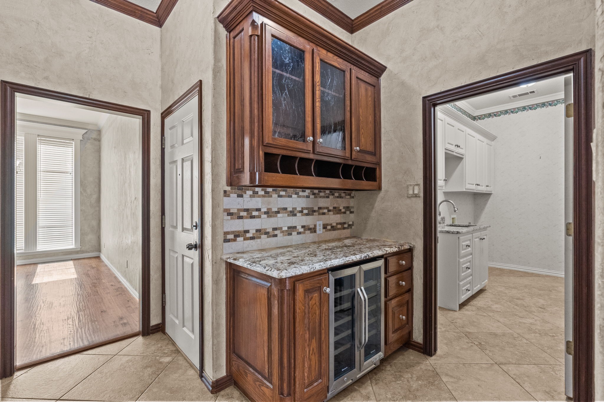 1617 Crestwood Trail