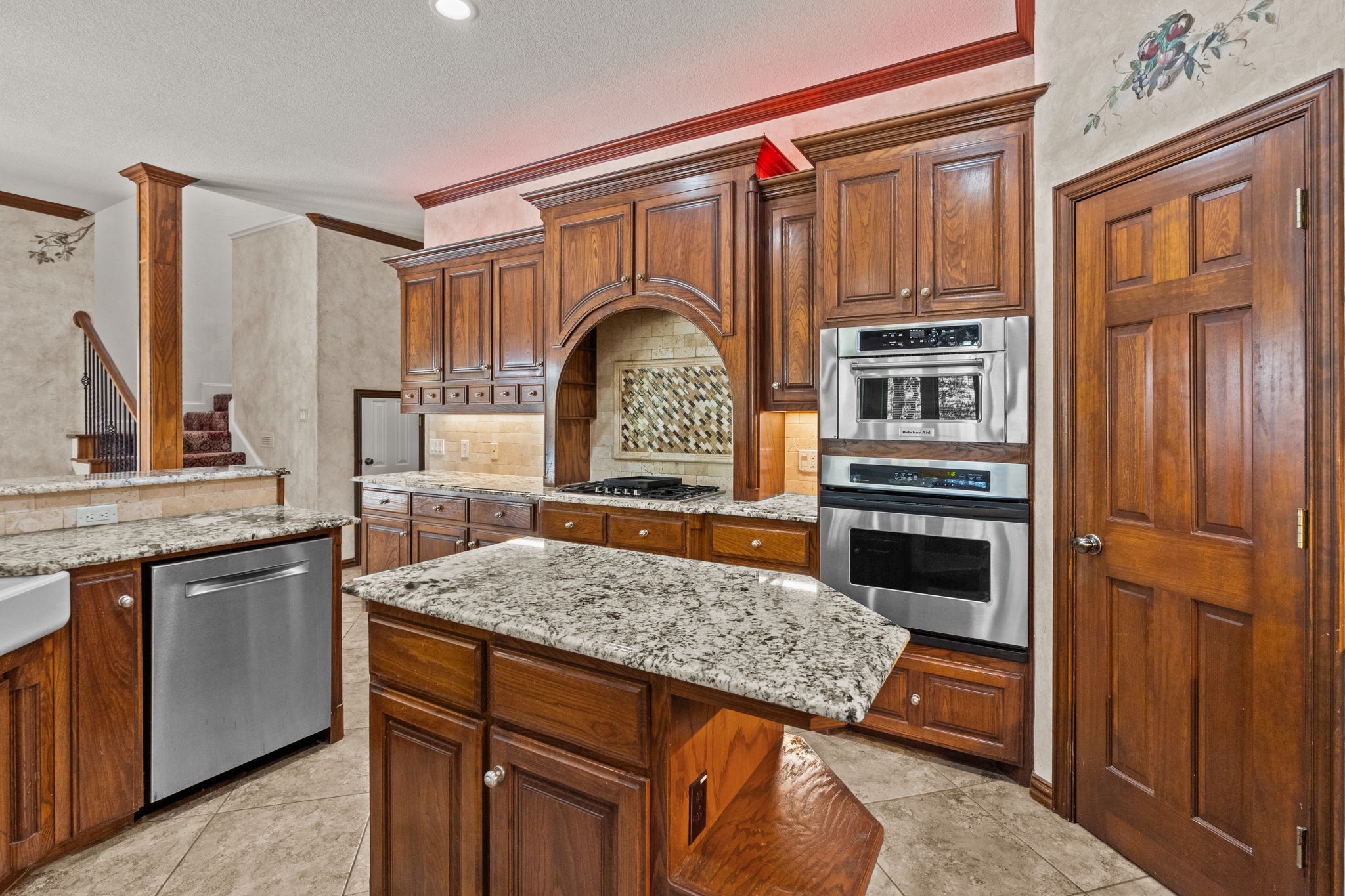 1617 Crestwood Trail