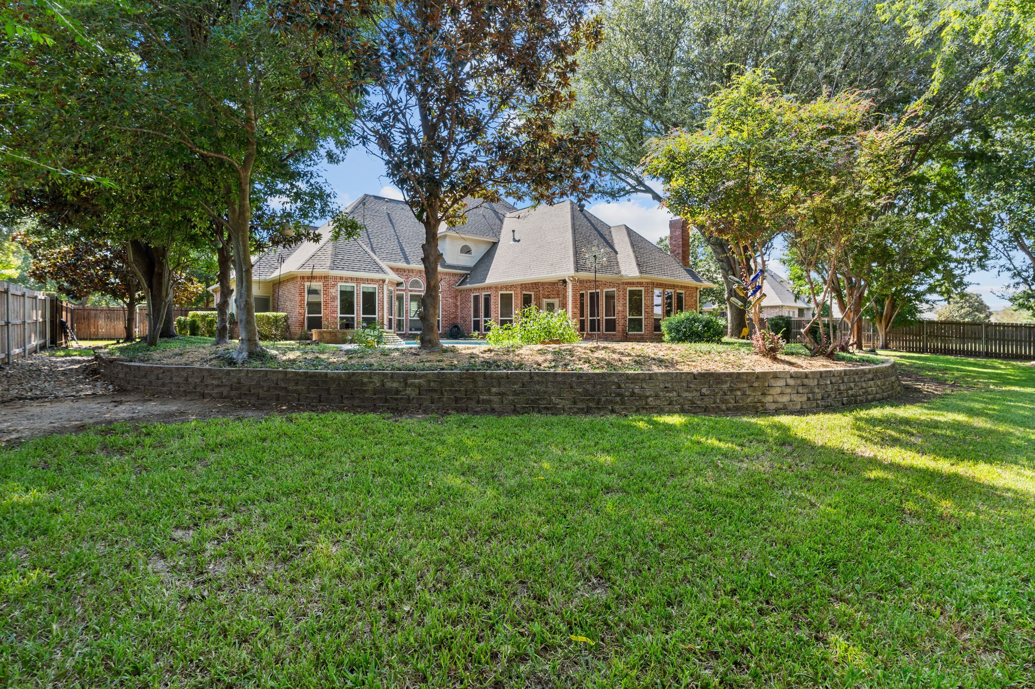 1617 Crestwood Trail