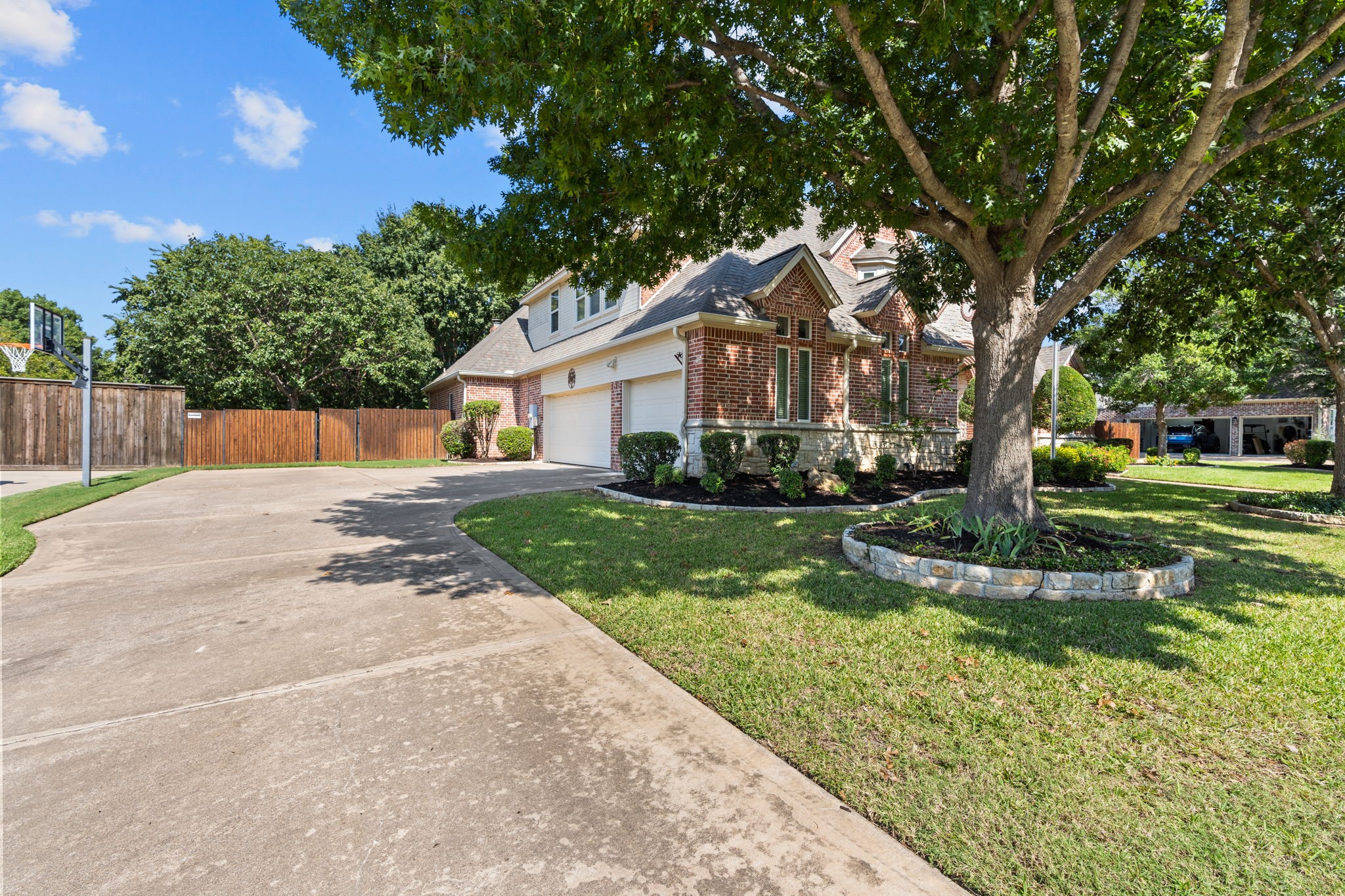 1617 Crestwood Trail