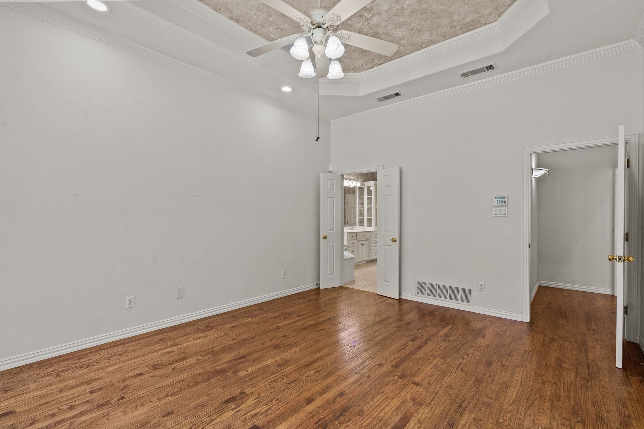 1617 Crestwood Trail