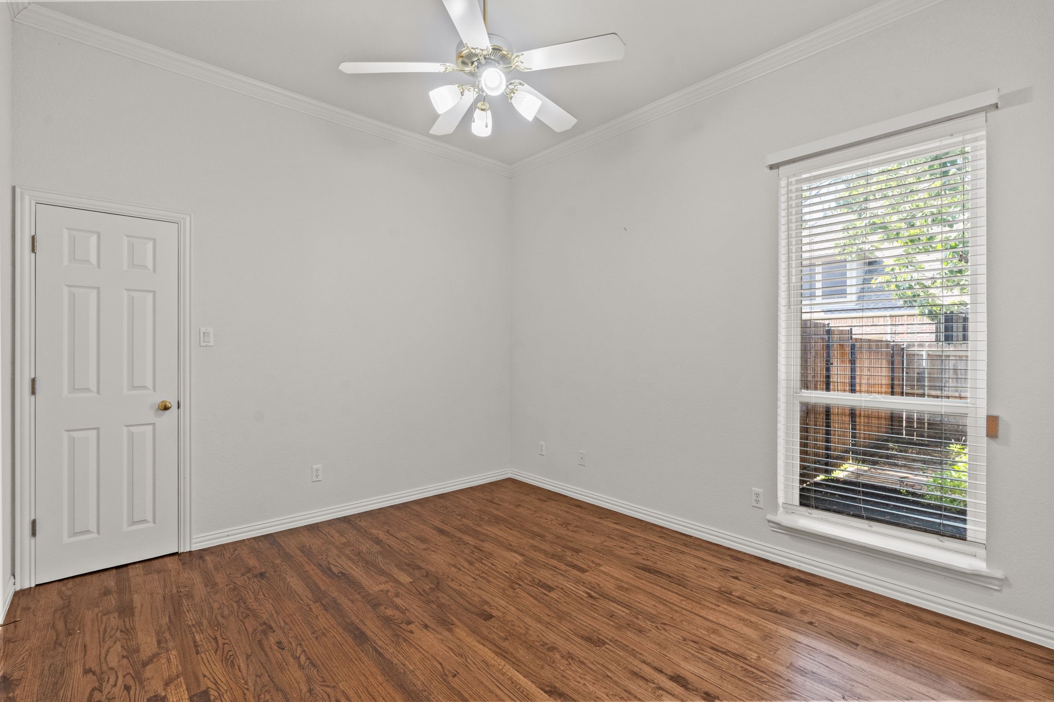 1617 Crestwood Trail