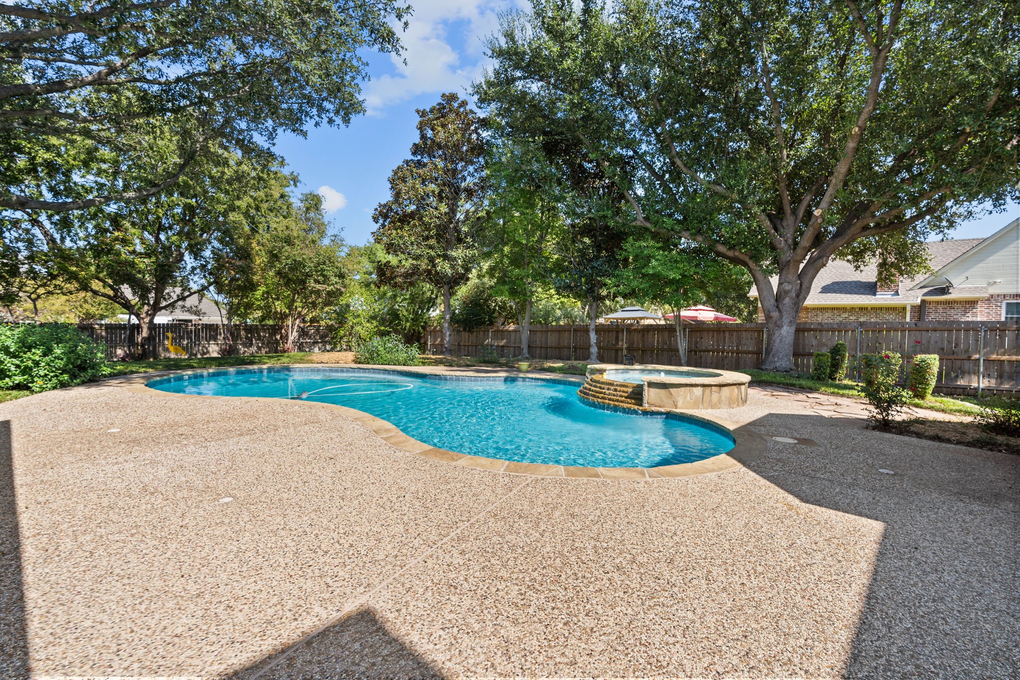 1617 Crestwood Trail