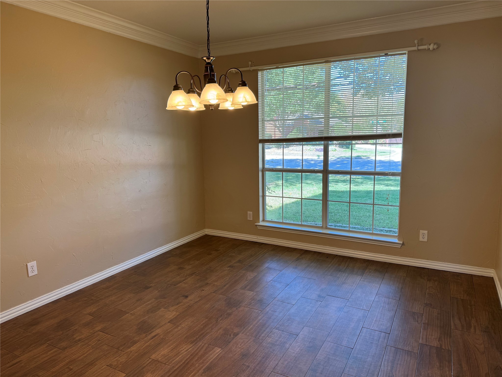 110 E Chapel Downs Drive