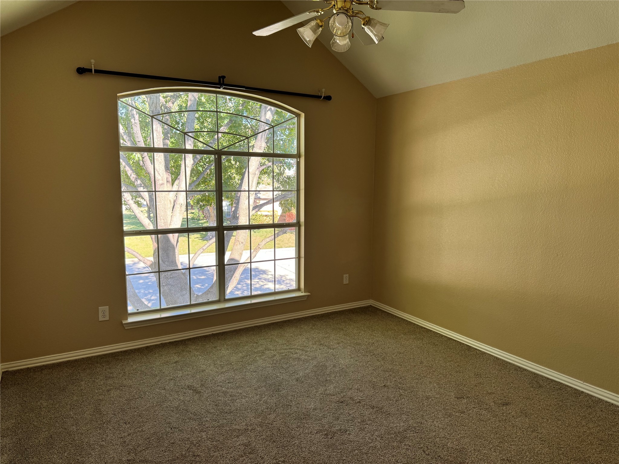 110 E Chapel Downs Drive