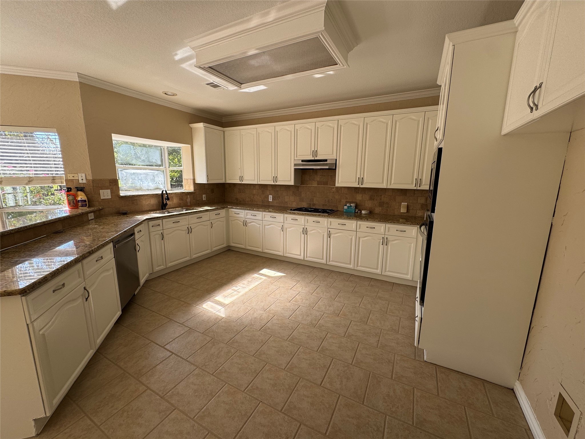 110 E Chapel Downs Drive