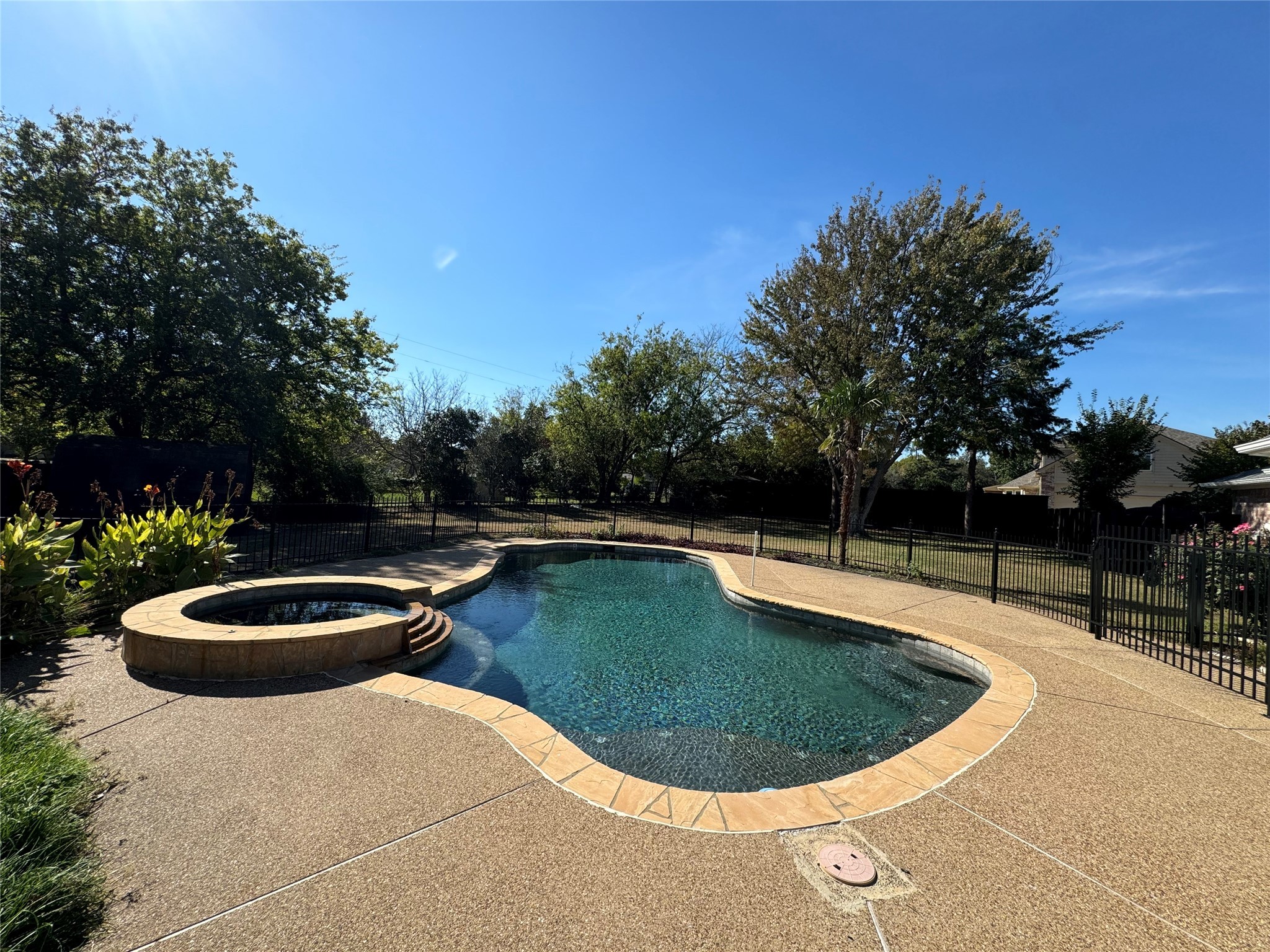 110 E Chapel Downs Drive