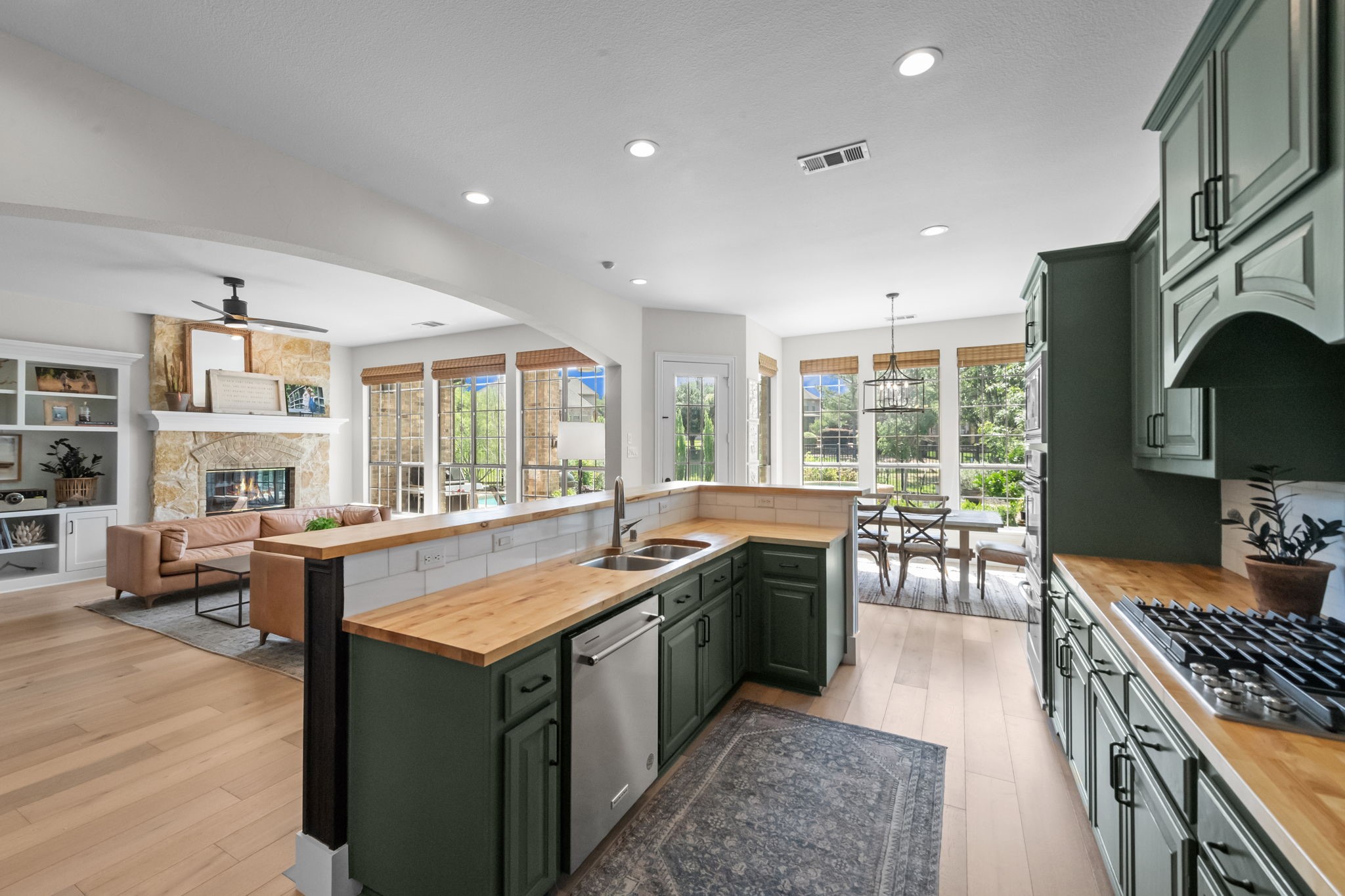 416 Northshore Court