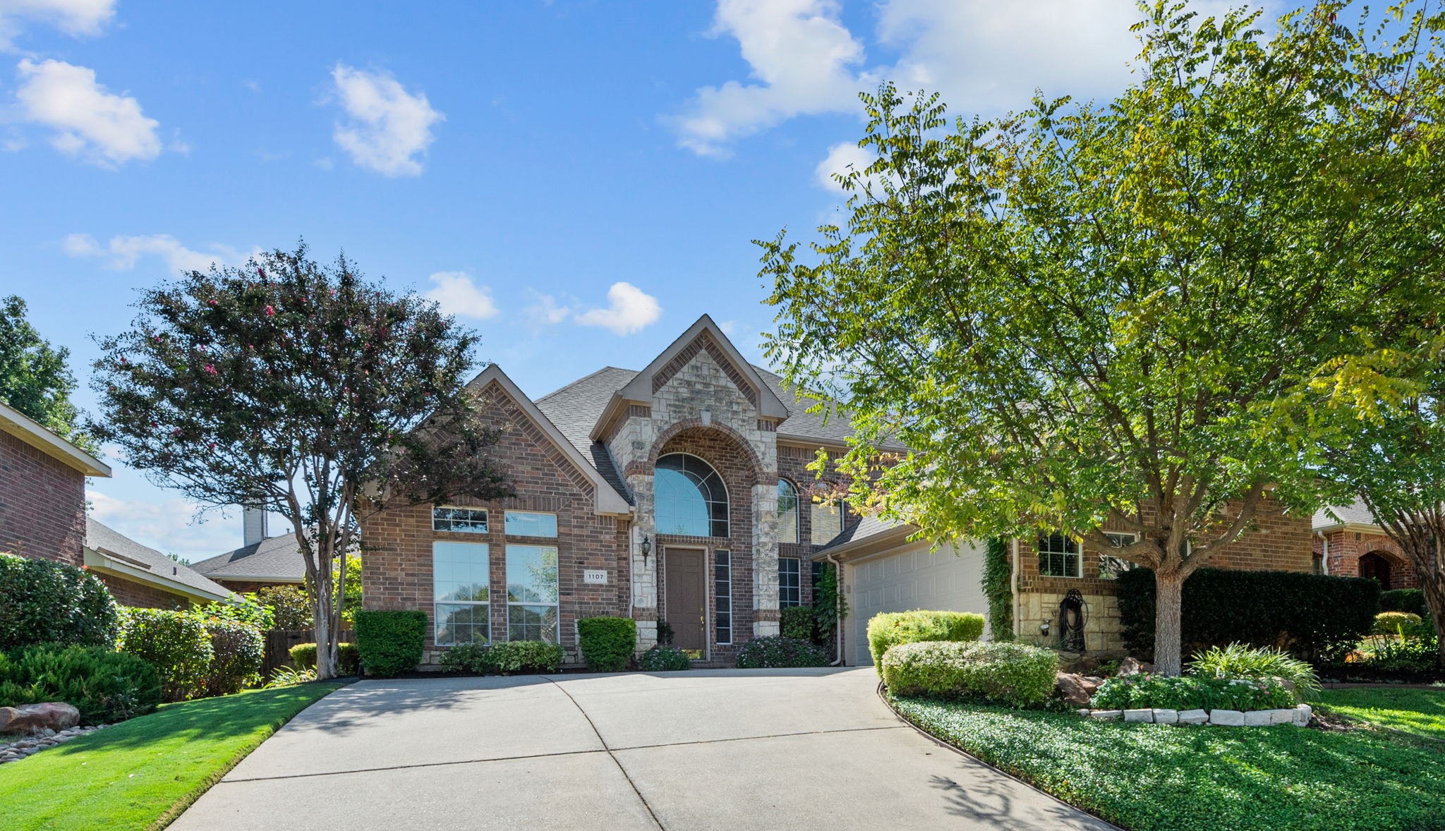 1107 Whispering Oaks Drive