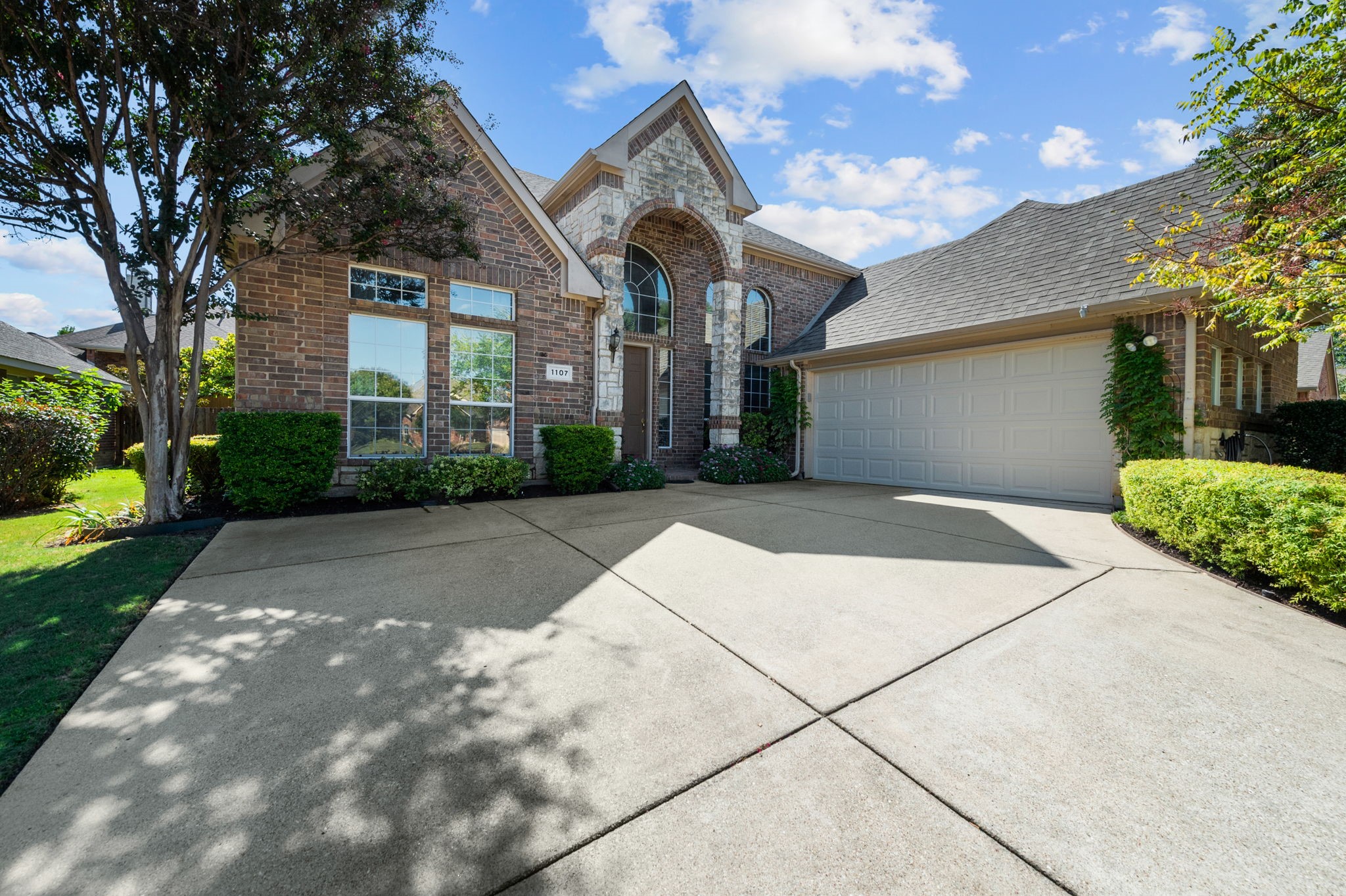 1107 Whispering Oaks Drive