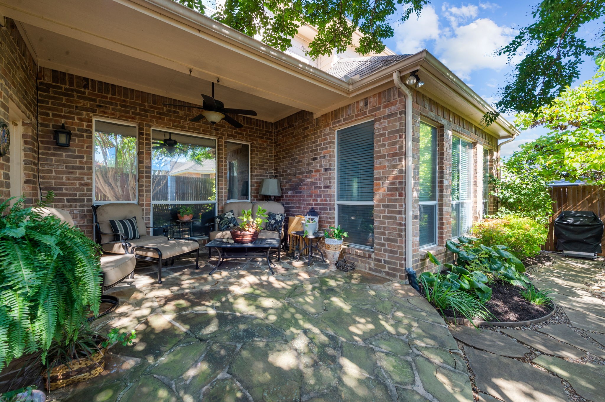 1107 Whispering Oaks Drive