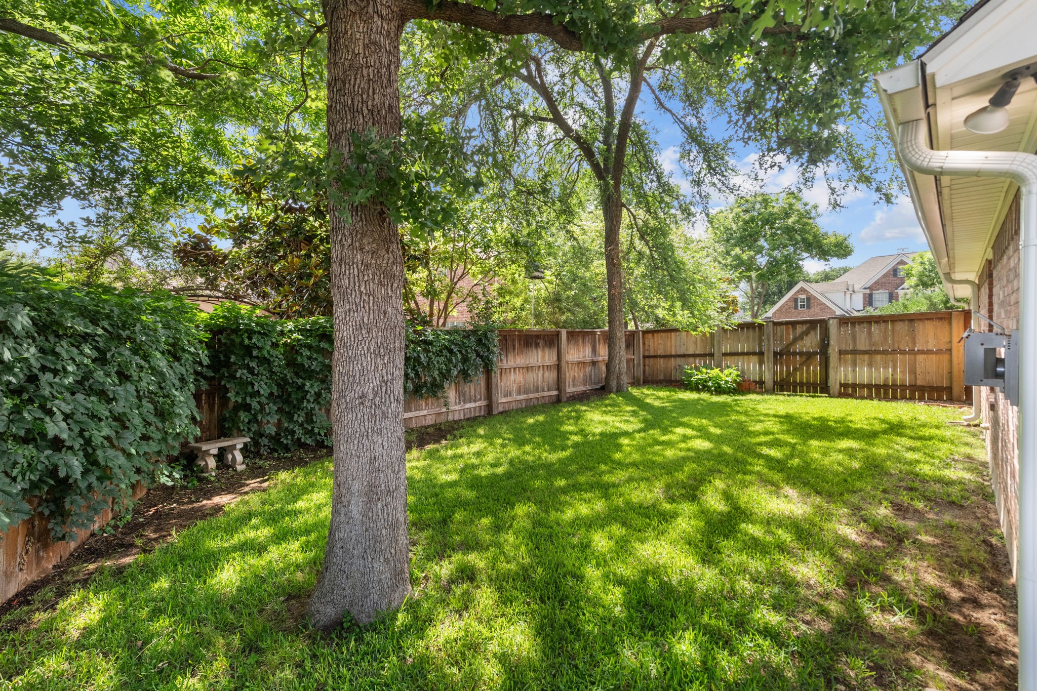 1613 Forest Bend Lane