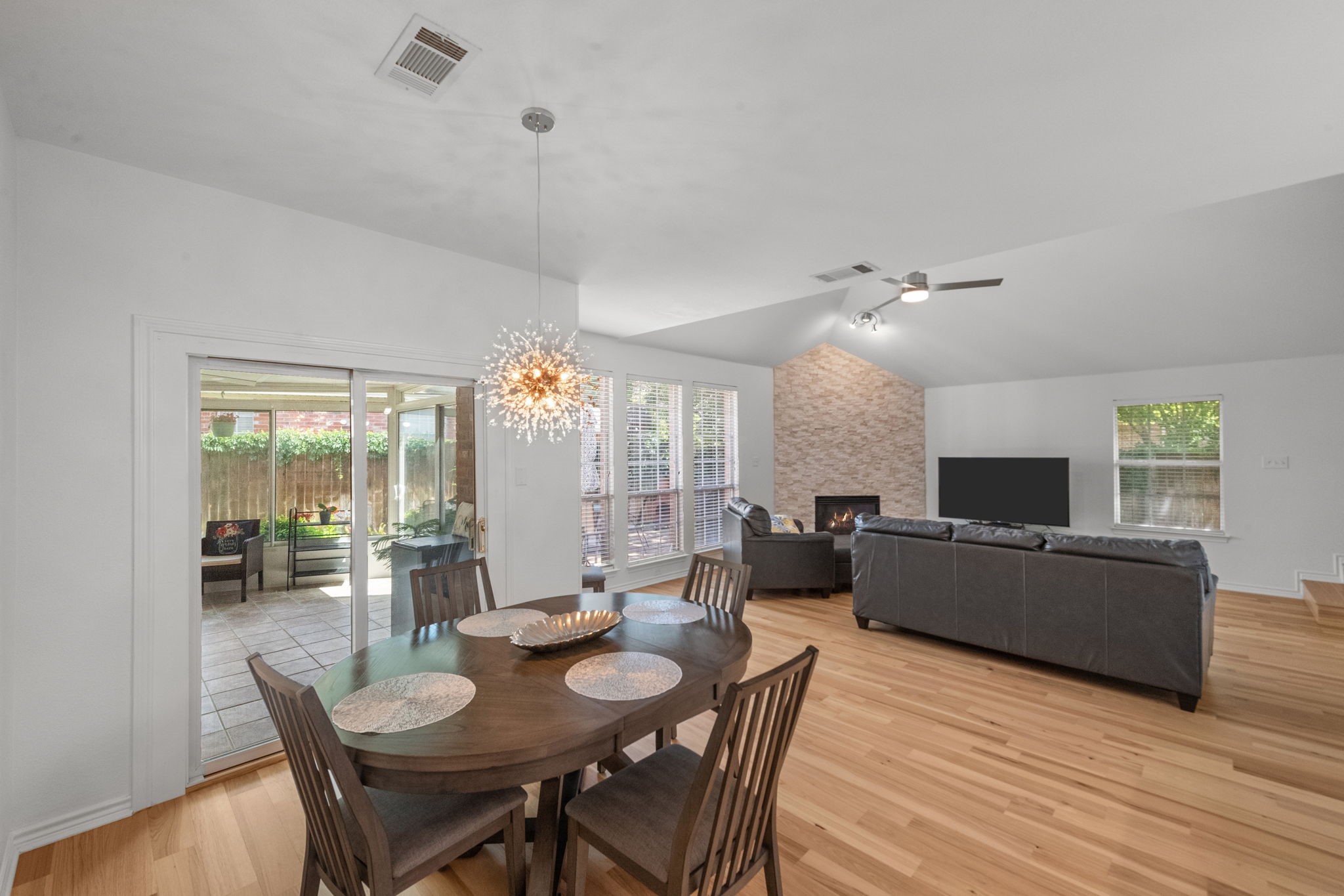 1613 Forest Bend Lane