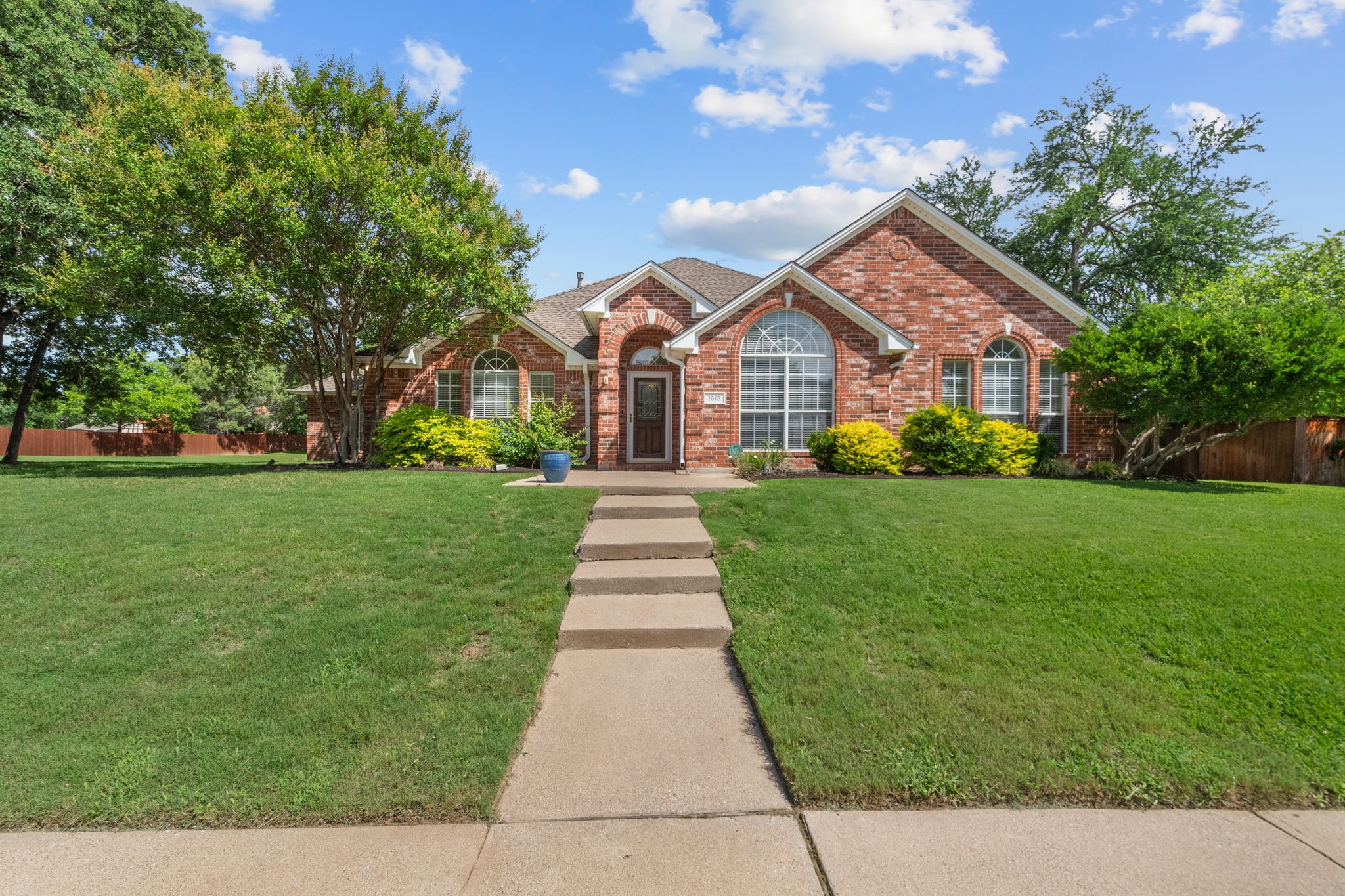 1613 Forest Bend Lane