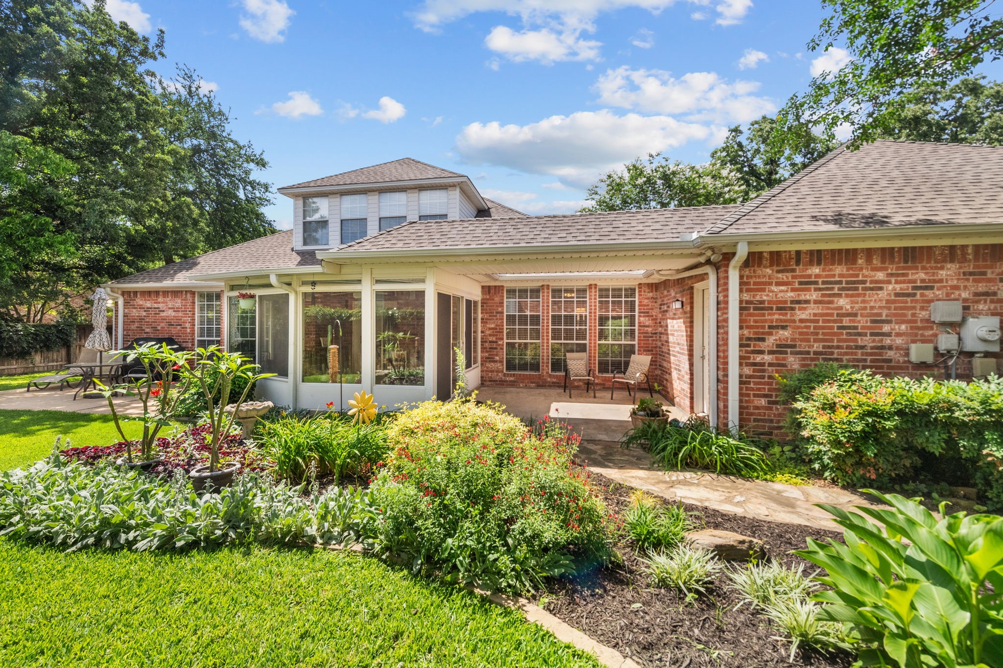 1613 Forest Bend Lane