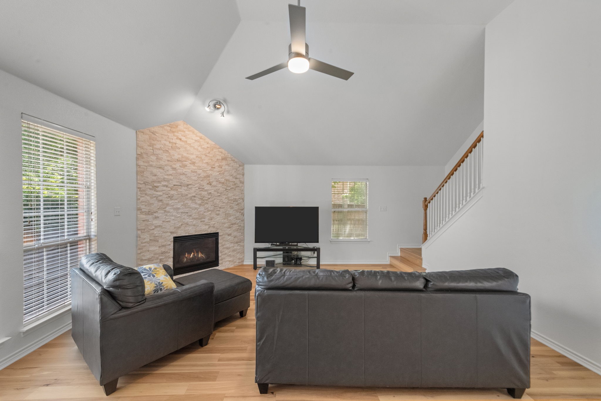 1613 Forest Bend Lane