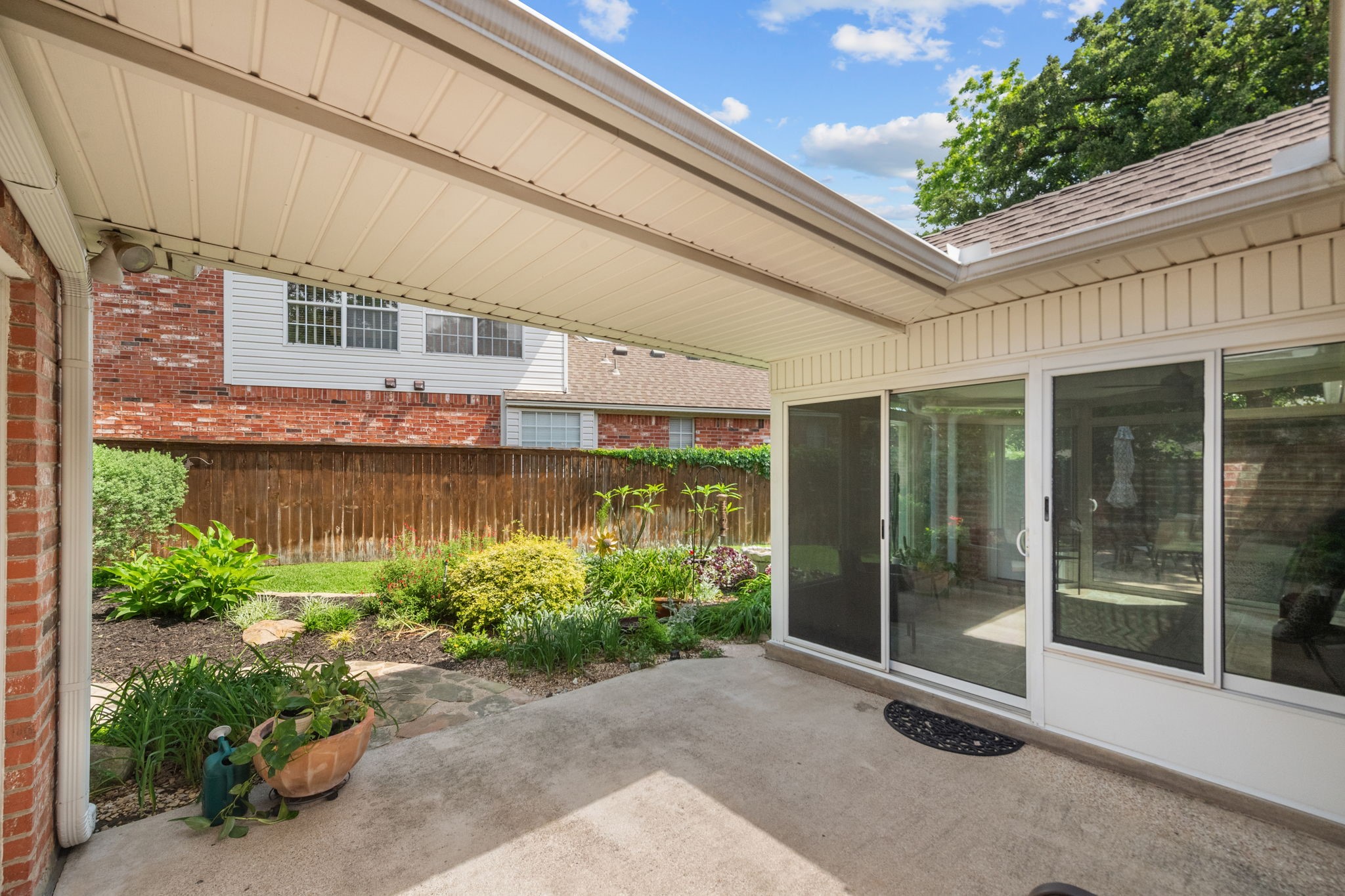 1613 Forest Bend Lane