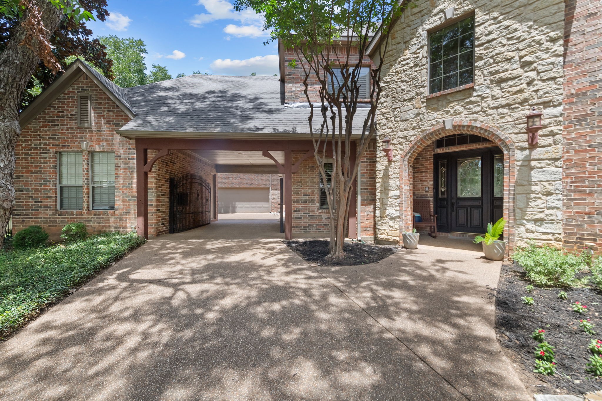 1402 Vino Blanc Court